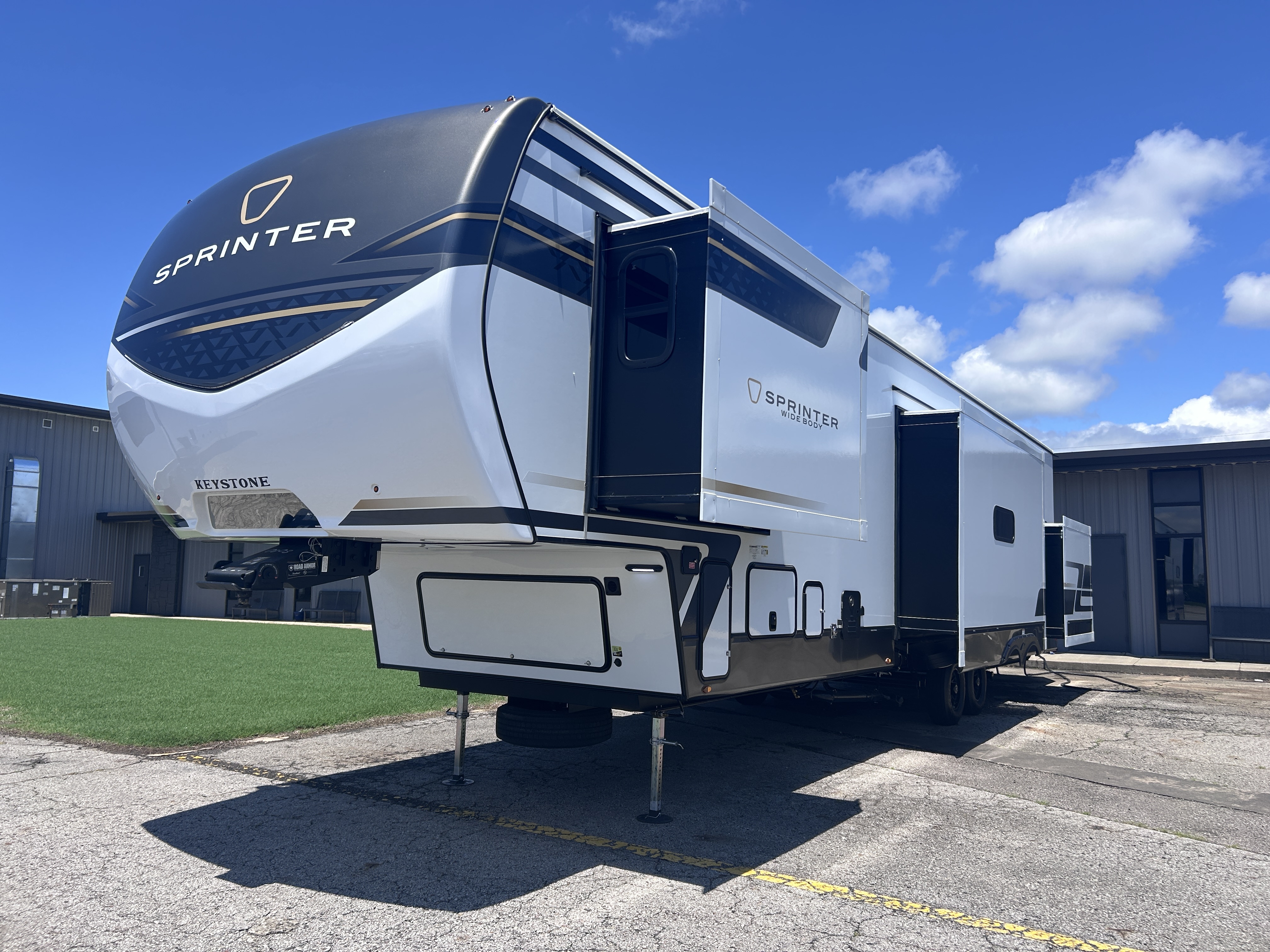 2026 Keystone Sprinter 3920DSL - Image 4