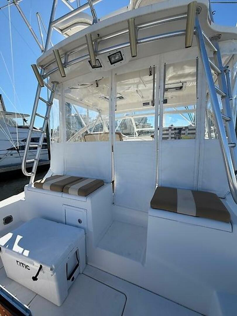 2011 Luhrs 37 IPS Canyon Series - Image 4