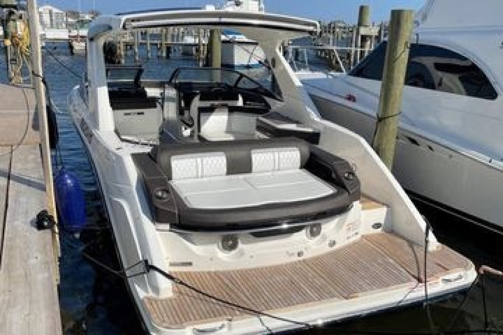 2017 Sea Ray 310 SLX - Image 5