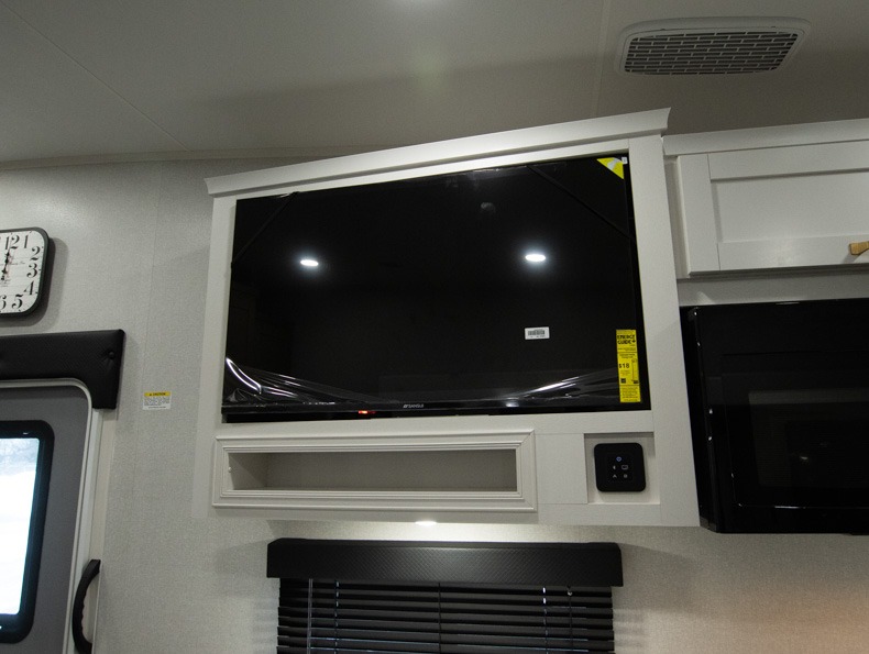 2026 Jayco Eagle HT 31QCD - Image 13