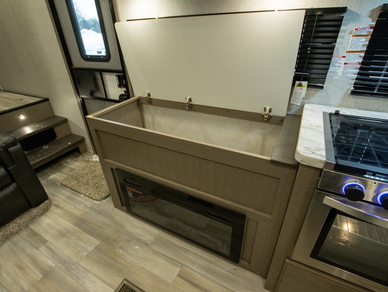 2023 Coachmen Chaparral X Edition 355FBX - Image 10
