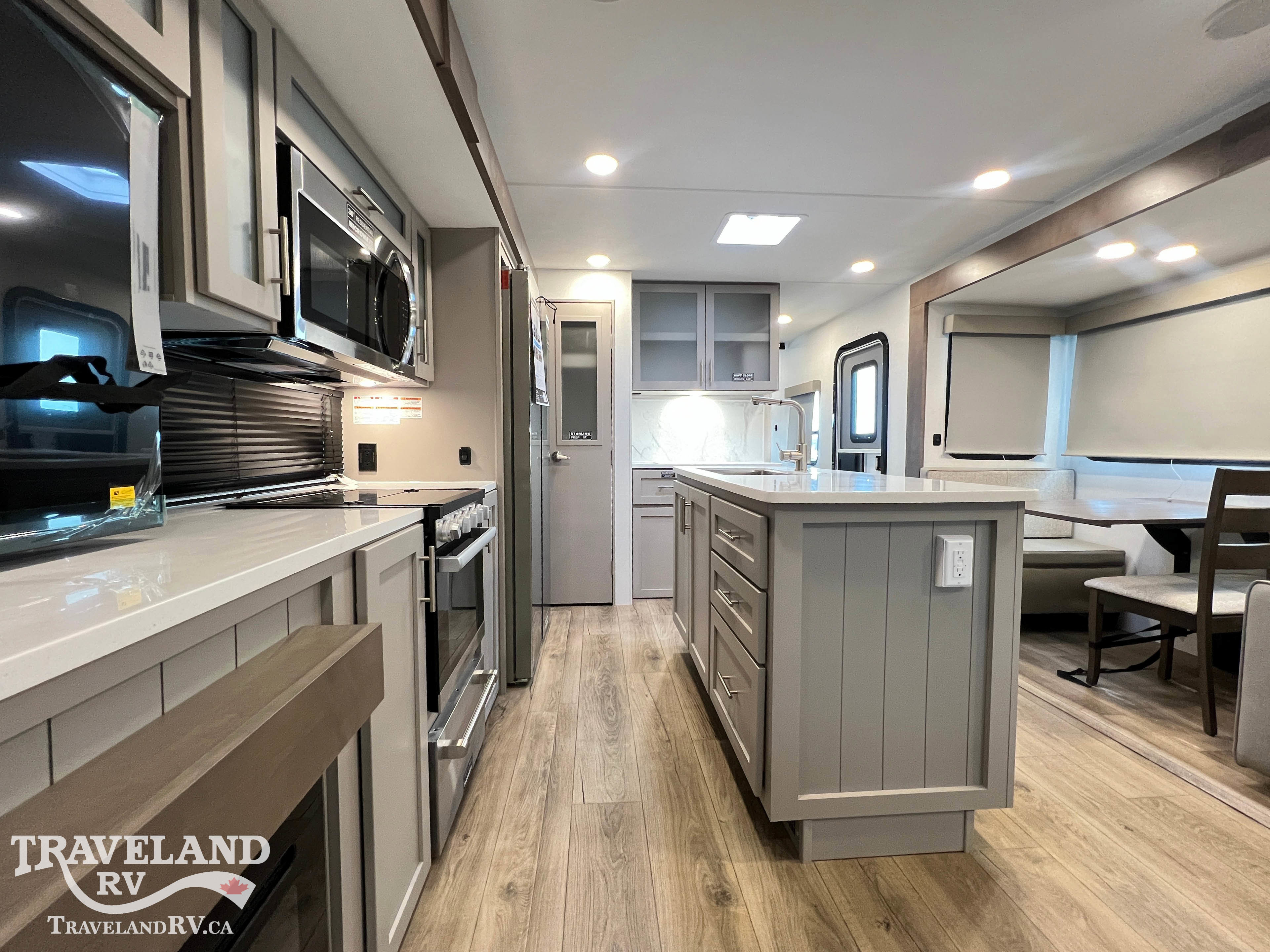 2026 Alliance RV AVENUE 332RL - Image 17
