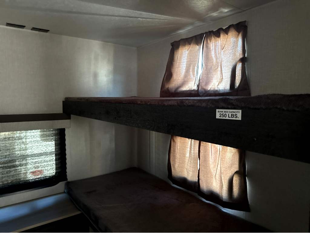 2025 VENTURE RV SIENNA 281VQB - Image 33