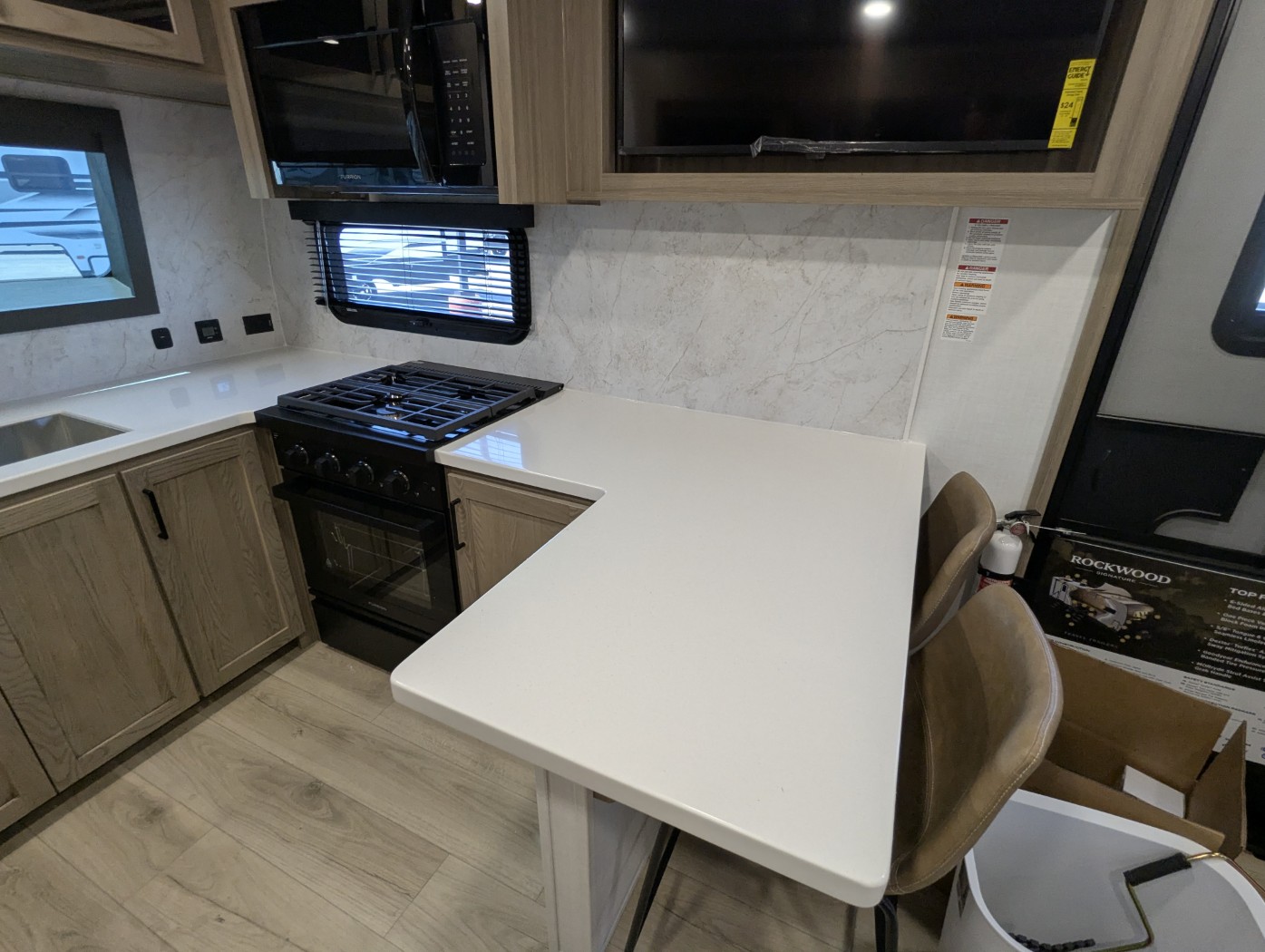 2026 Forest River Rockwood Signature 8263MBR - Image 15