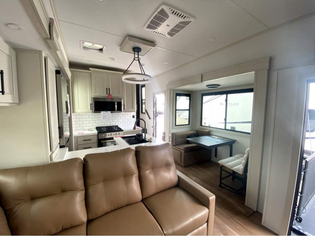 2026 GRAND DESIGN SOLITUDE 414LJMJ - Image 15