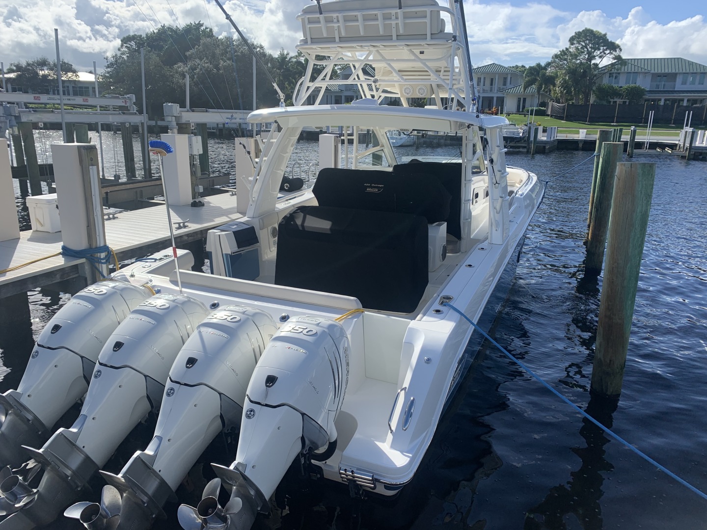 2017 Boston Whaler 420 Outrage - Image 18