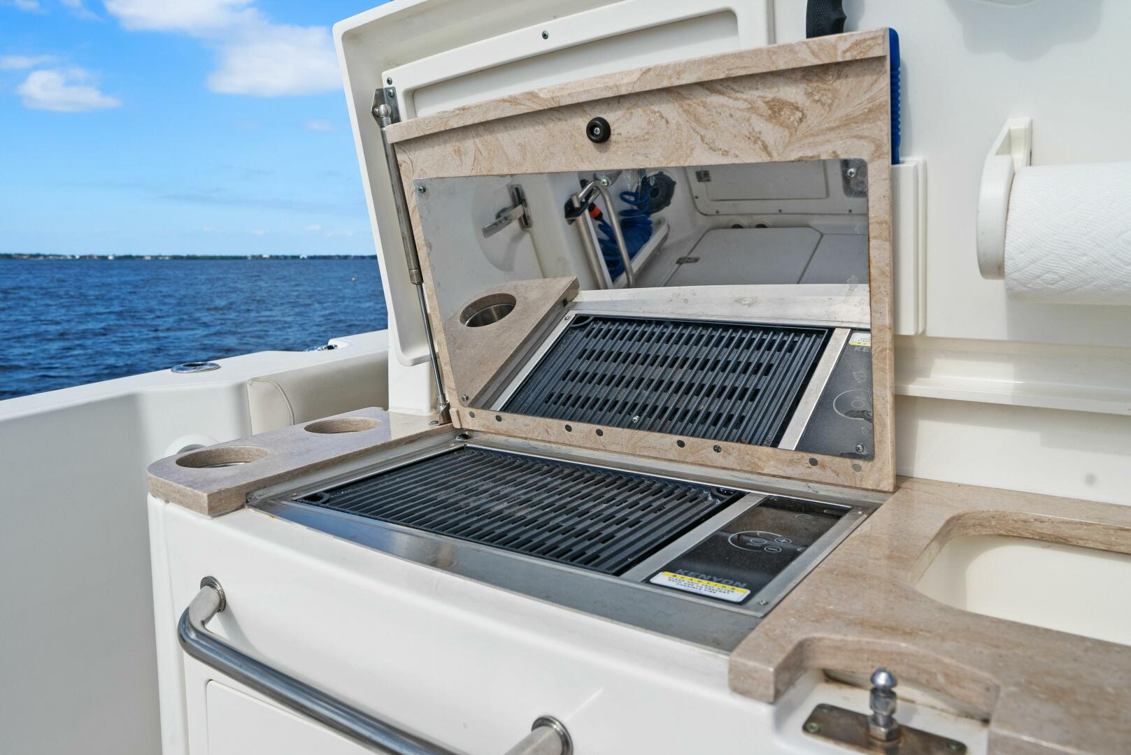 2019 Boston Whaler 380 Outrage - Image 14