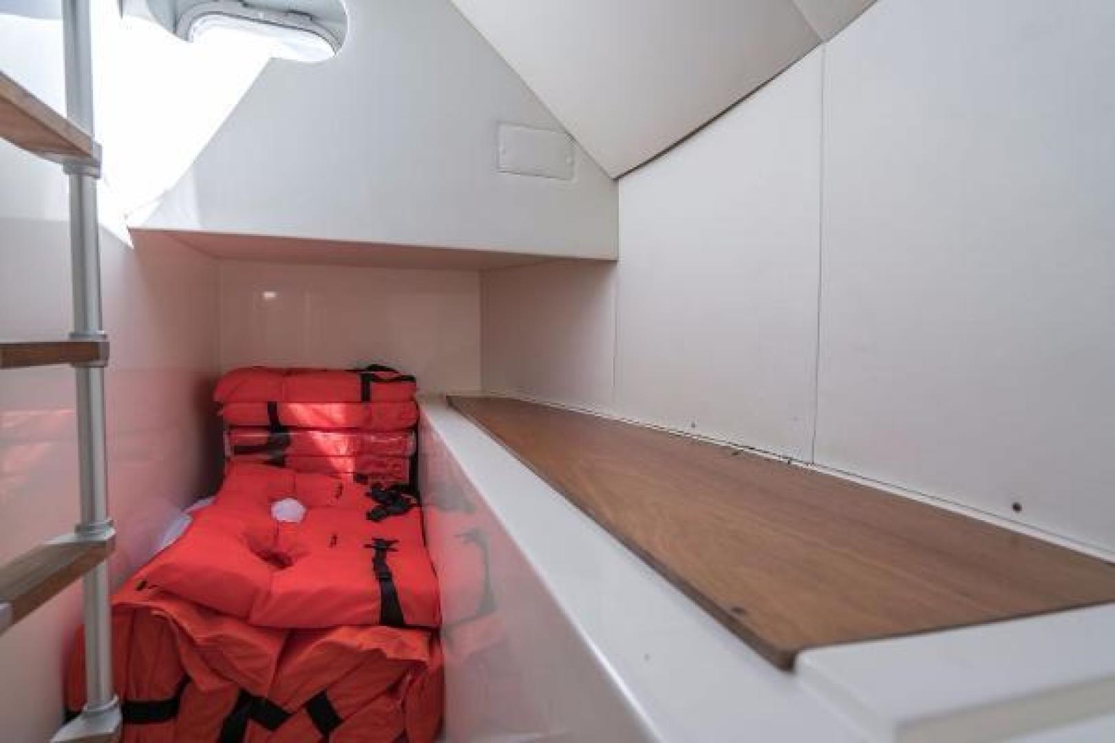2008 Pershing - Image 31