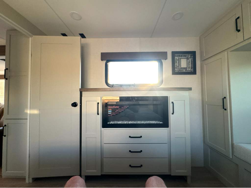 2027 VENTURE RV SPORTTREK 272VRK - Image 21