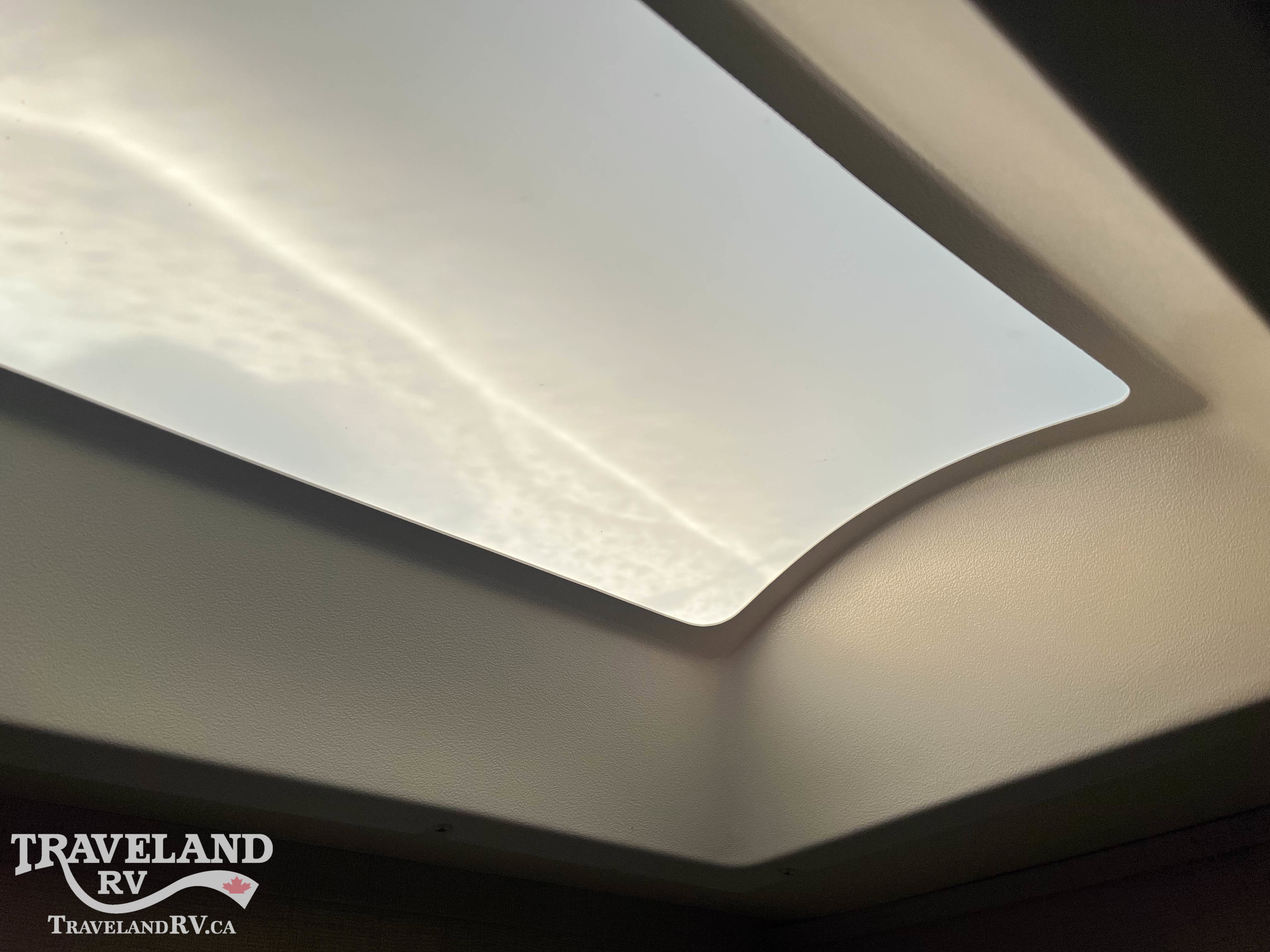 2016 Forest River WILDCAT 242RL - Image 29