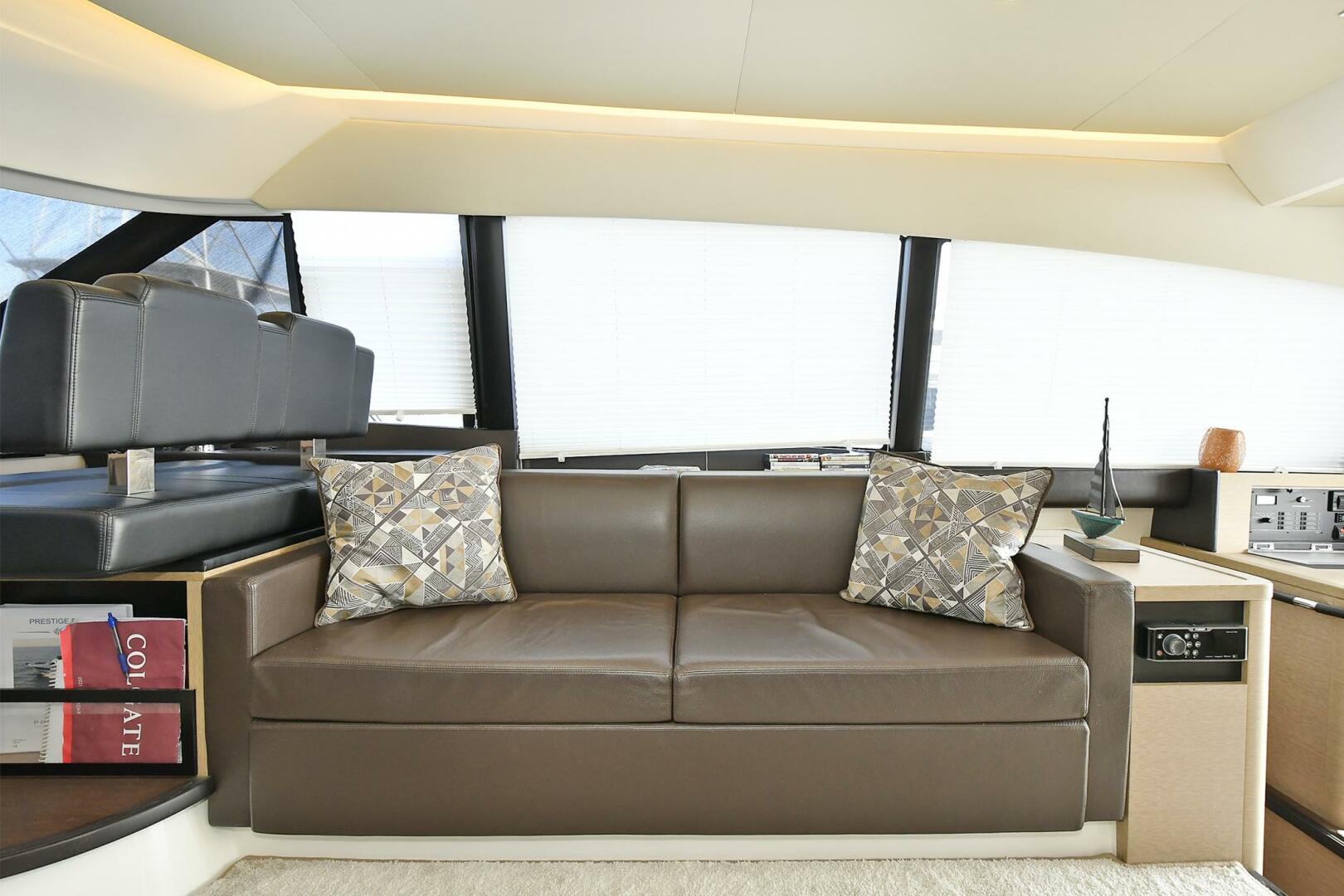 2018 Prestige 560 Fly - Image 38