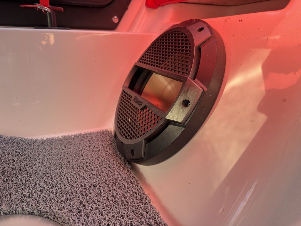 2019 MasterCraft XT22 - Image 39