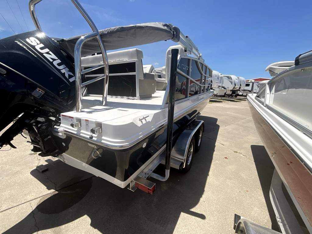 2027 HURRICANE 2027 FUNDECK 2260 REF - Image 8