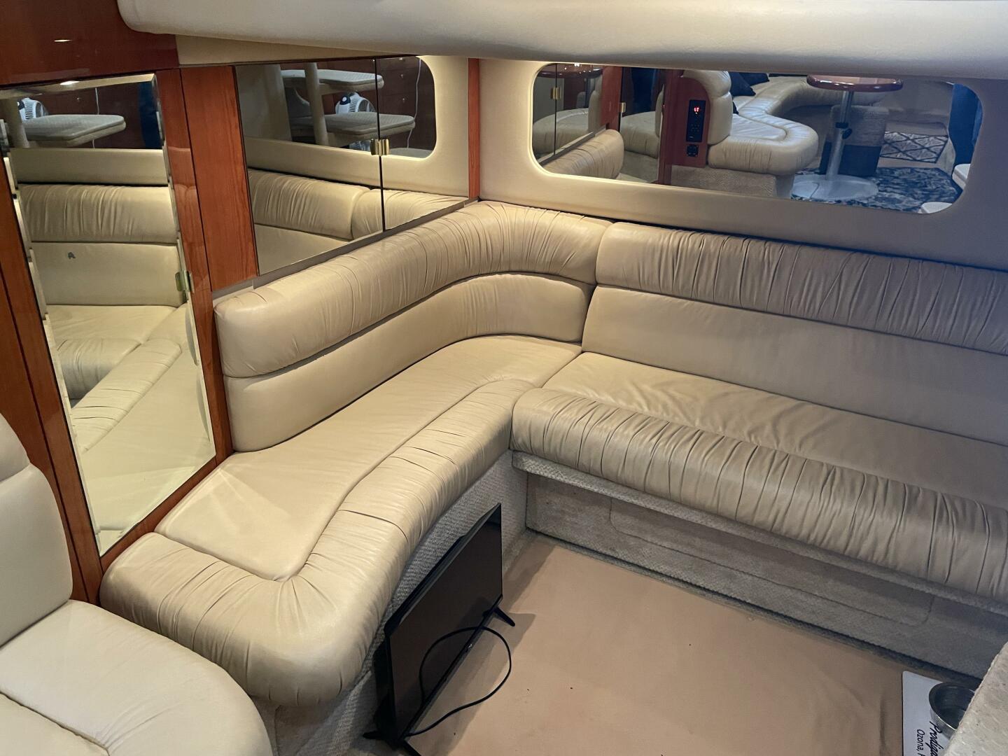 2001 Sea Ray 380 Sundancer - Image 21