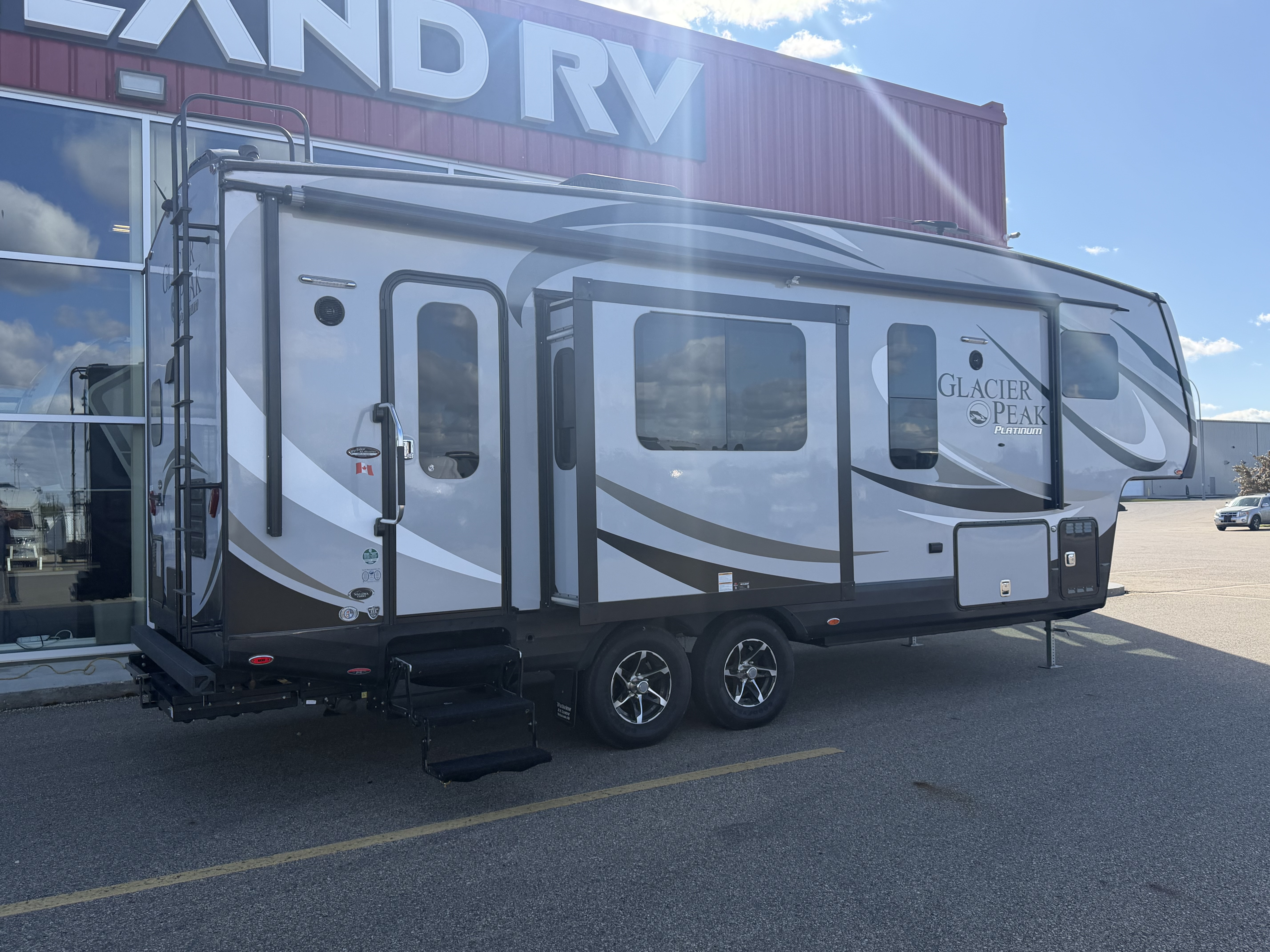 2016 OUTDOORS RV Mountain Series Glacier Peak 26RKS WALLOWA - Image 10
