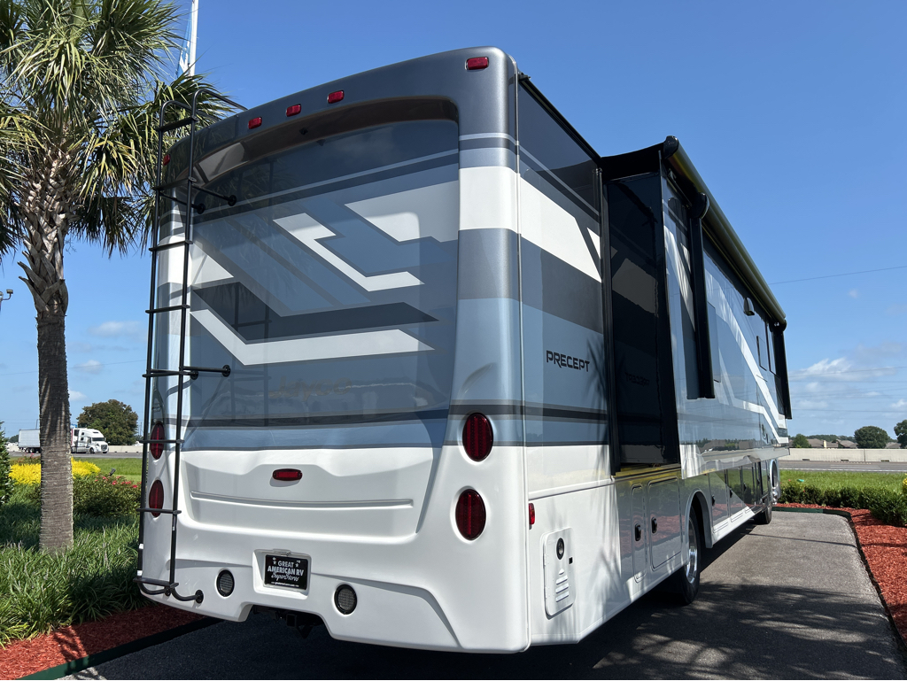 2027 JAYCO PRECEPT 36C - Image 4