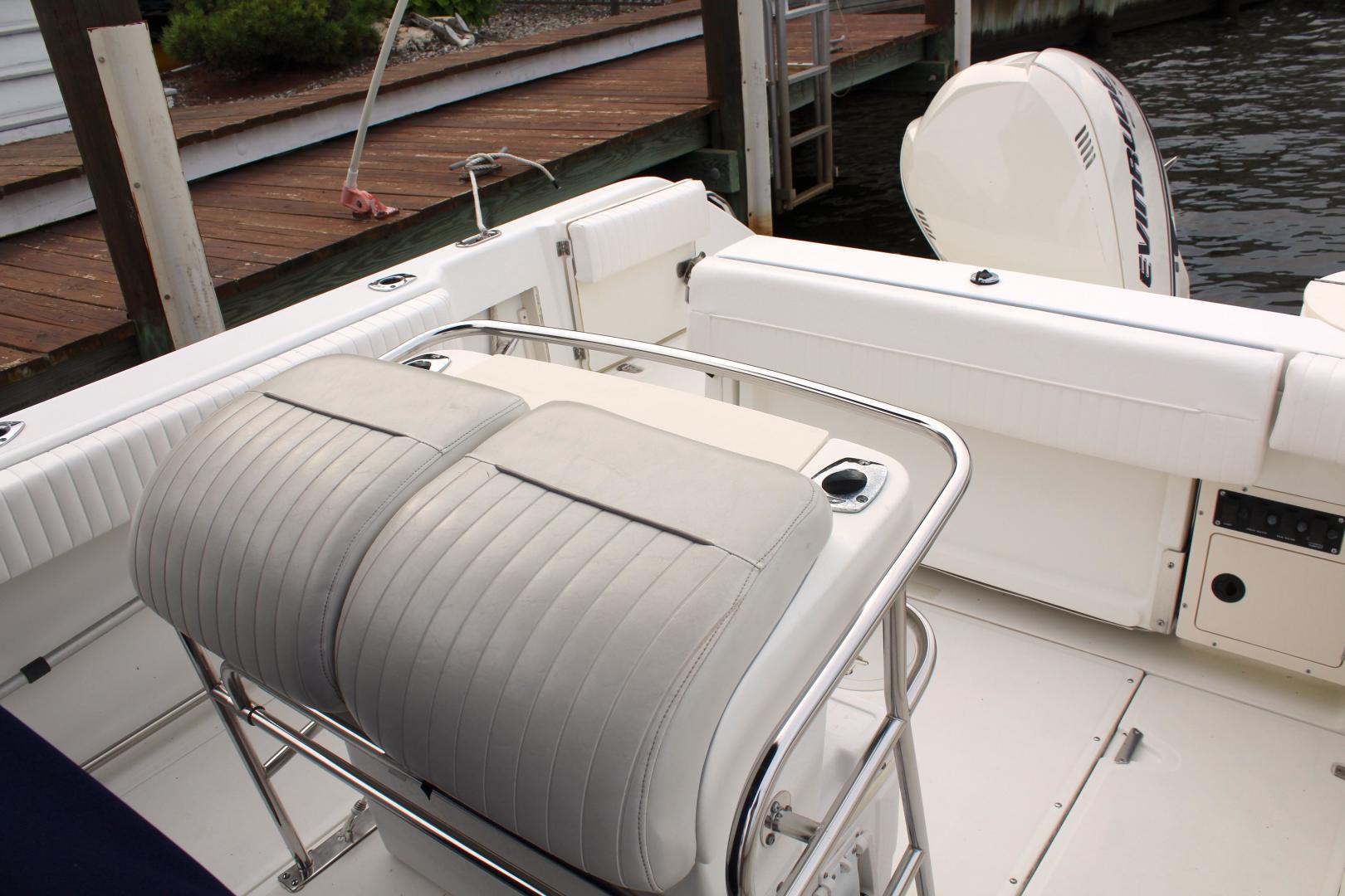 1999 Boston Whaler 23 Outrage Base - Image 2