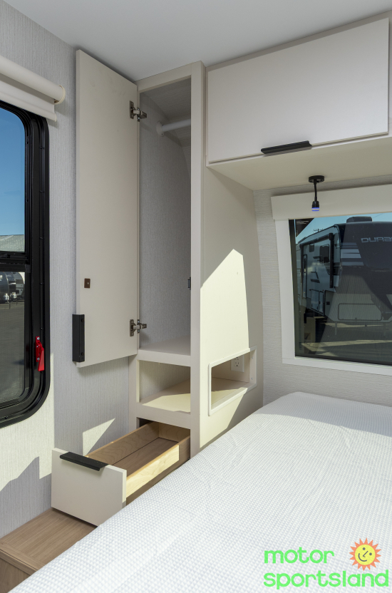 2026 Winnebago Thrive 18FBS - Image 19