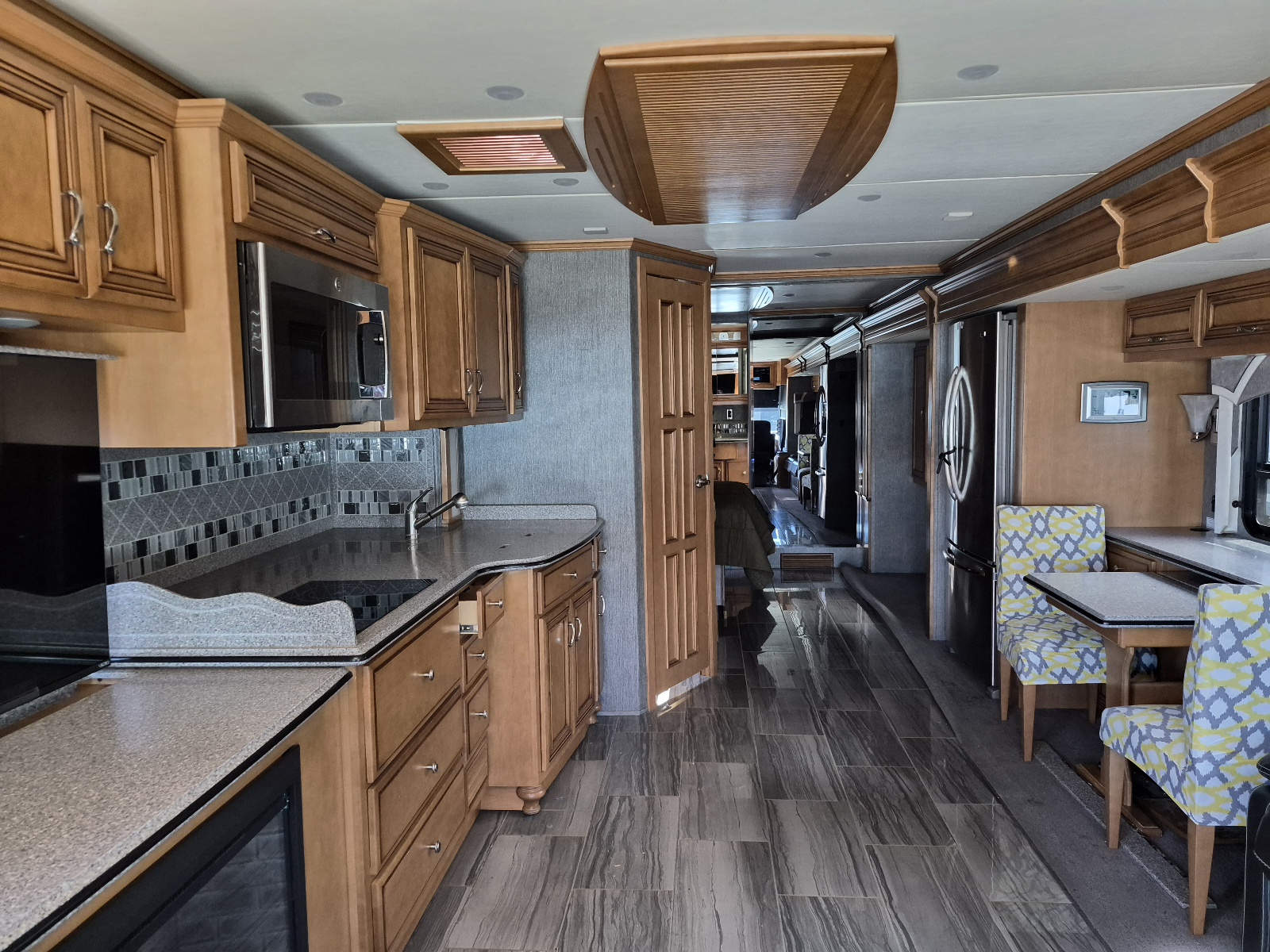 2015 Newmar Ventana 3636 - Image 7