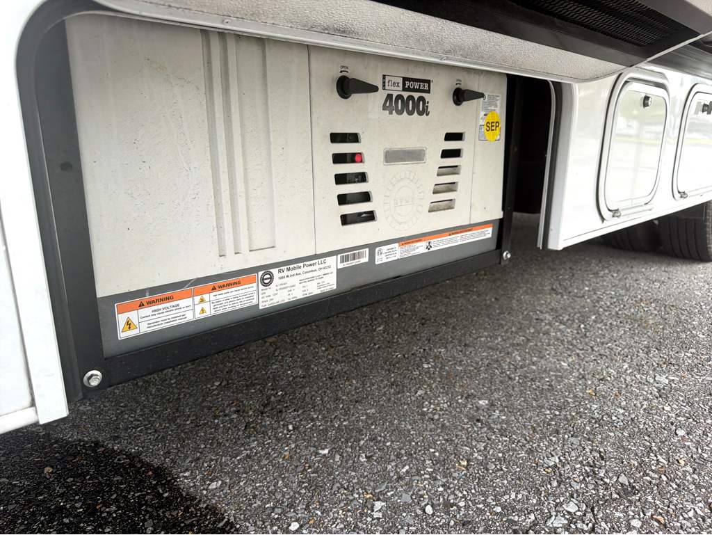 2025 Thor Motor Coach MAGNITUDE GA24 - Image 5
