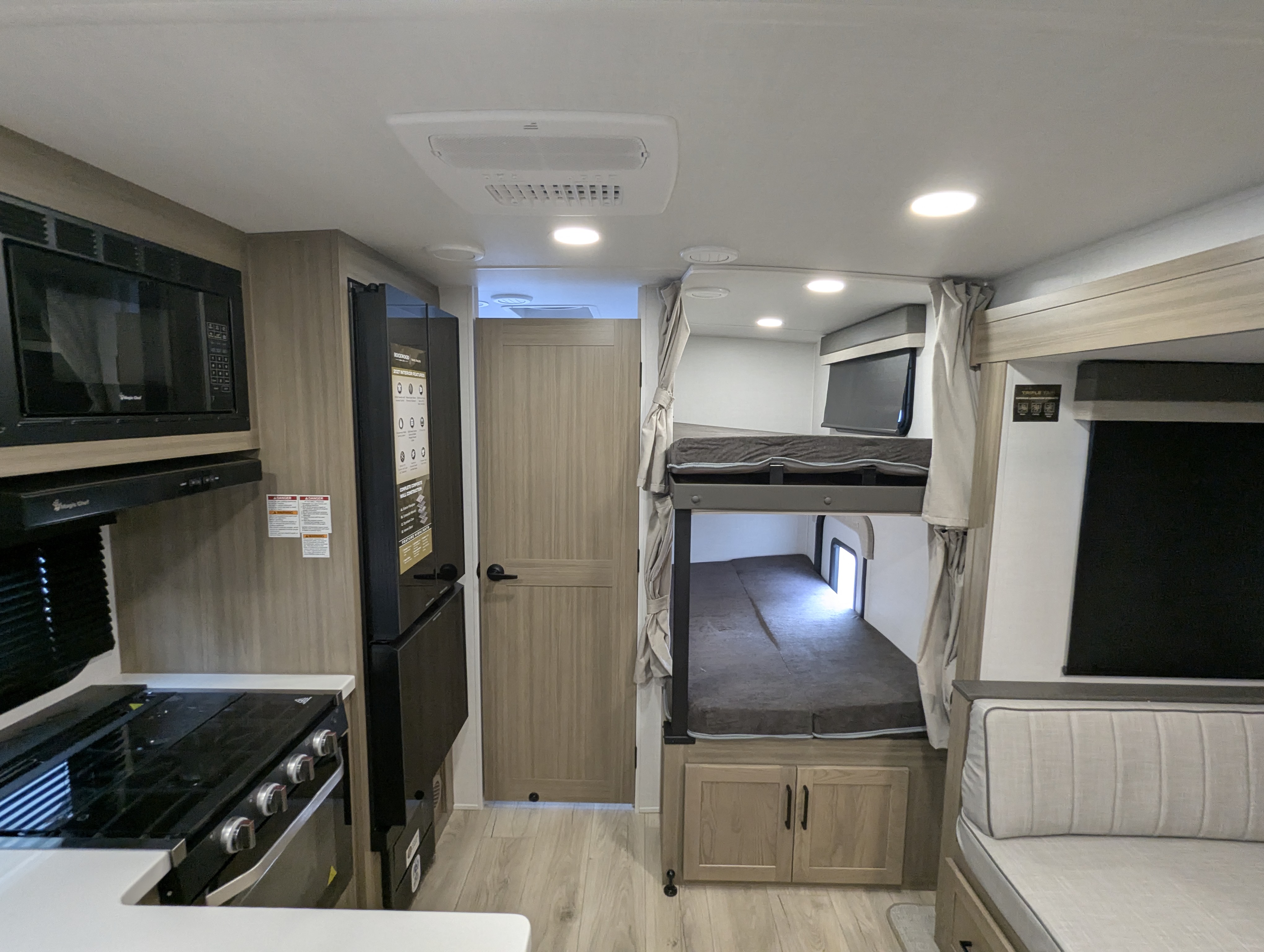 2027 Forest River Rockwood Mini Lite 2520BH - Image 16