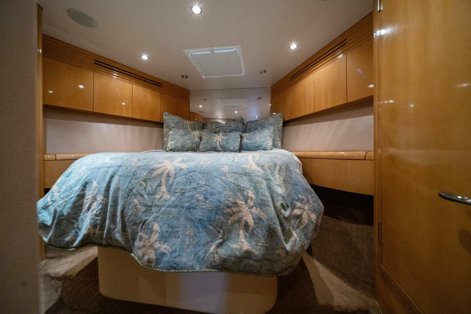 2003 Hatteras 54 Convertible - Image 27
