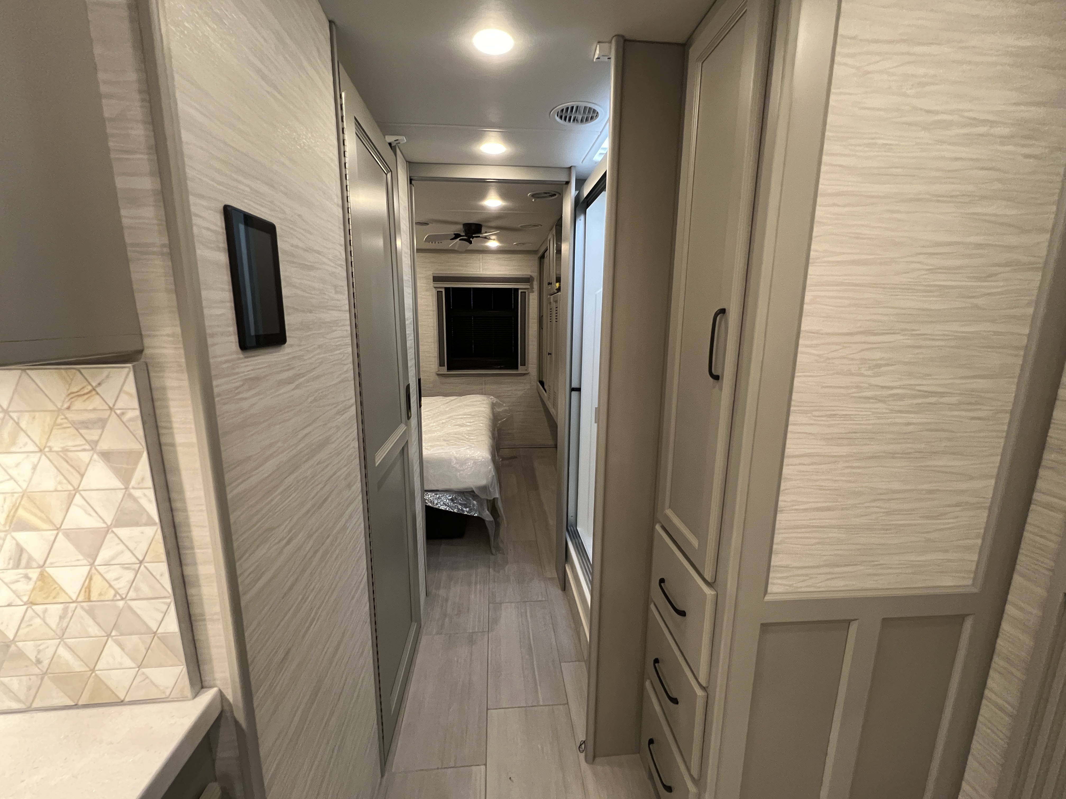 2027 Tiffin Allegro Bay 38 AB - Image 34
