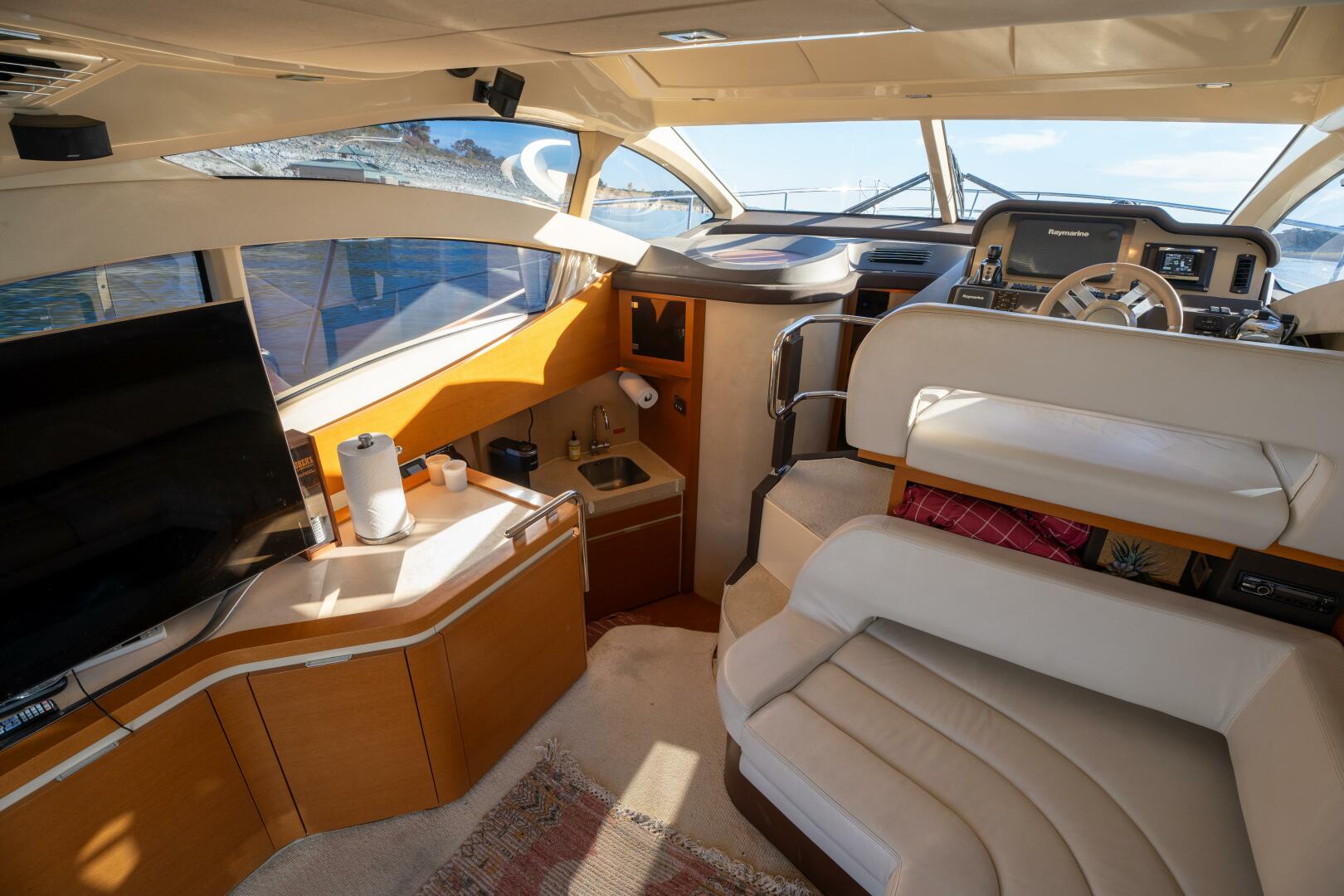 2013 Azimut 40 Flybridge - Image 26