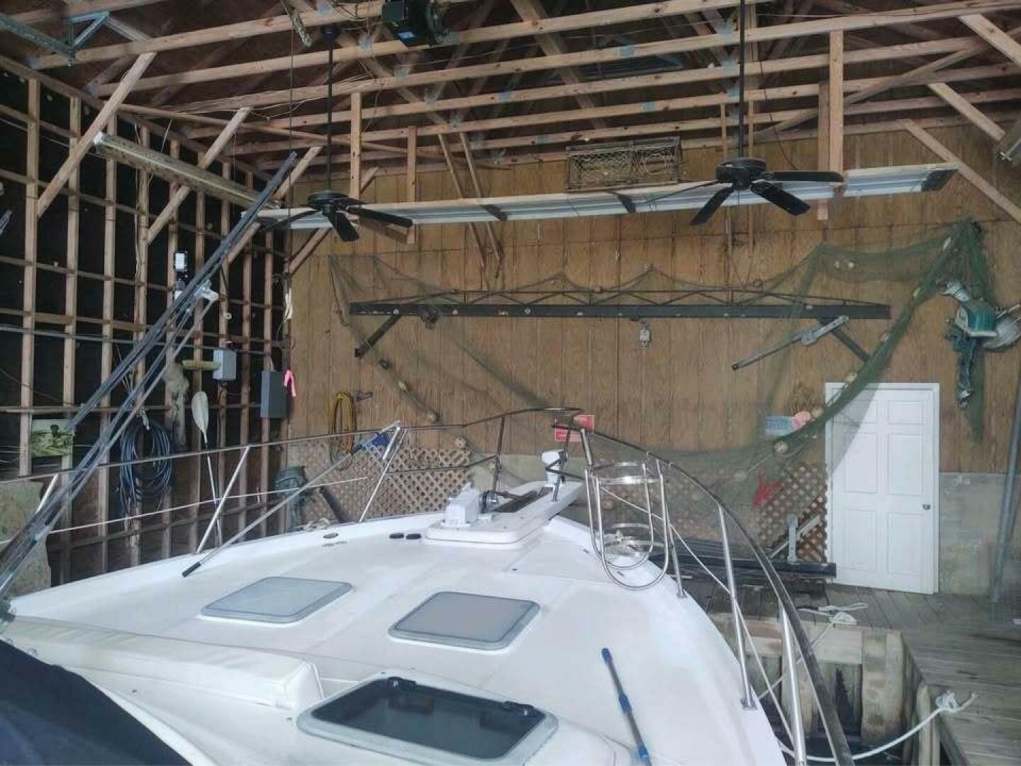 2000 Bayliner 4788 Pilot House Motoryacht - Image 5