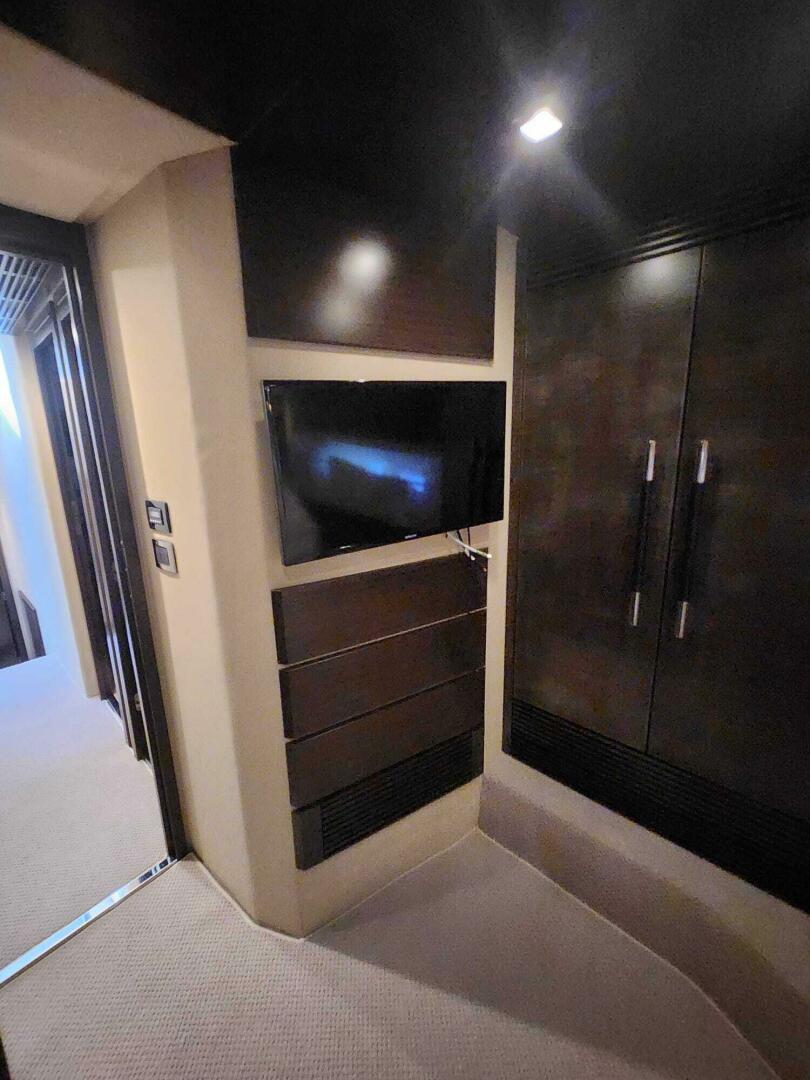 2014 Azimut Flybridge - Image 94