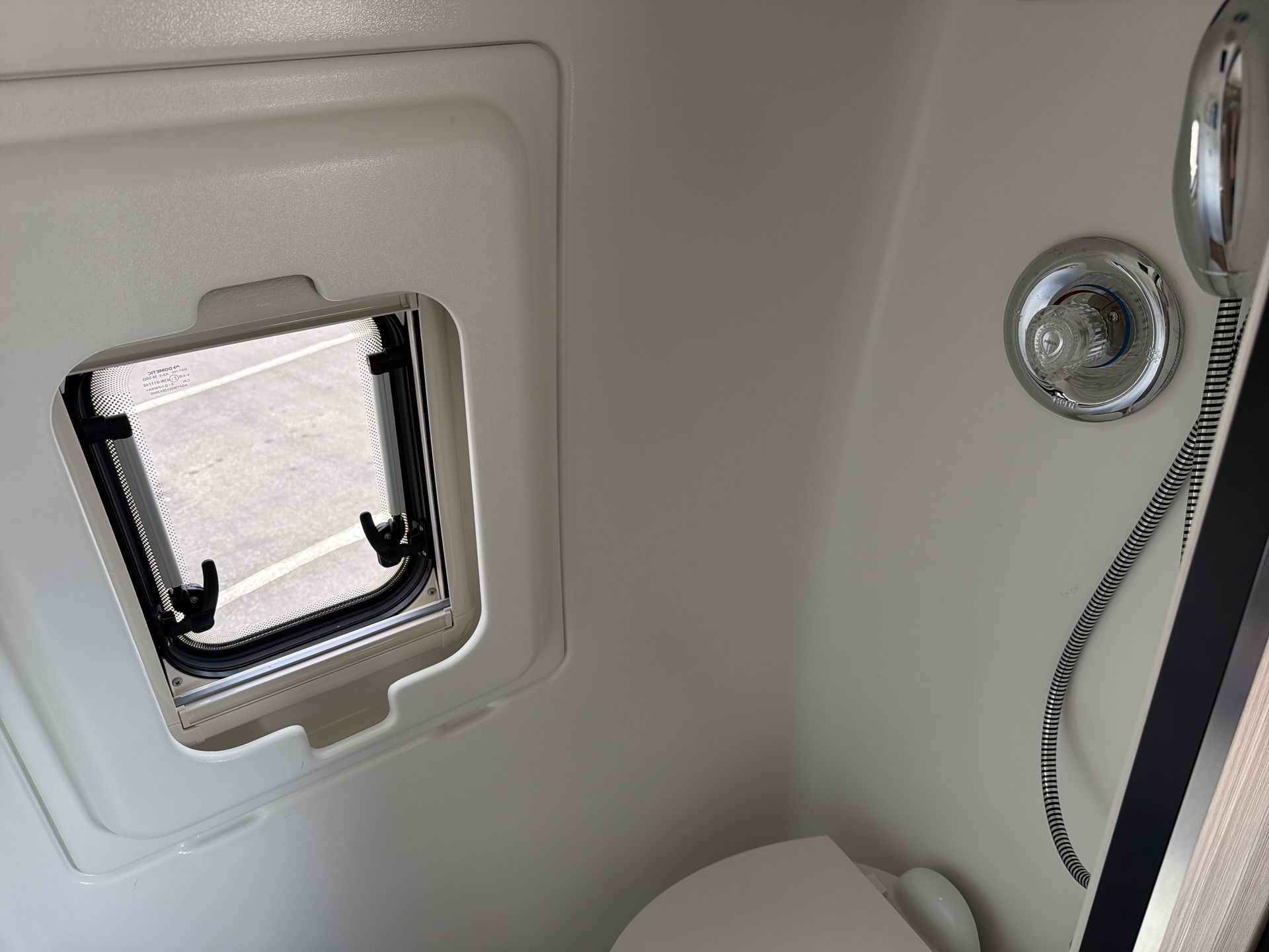 2020 Winnebago Boldt 70BL - Image 23