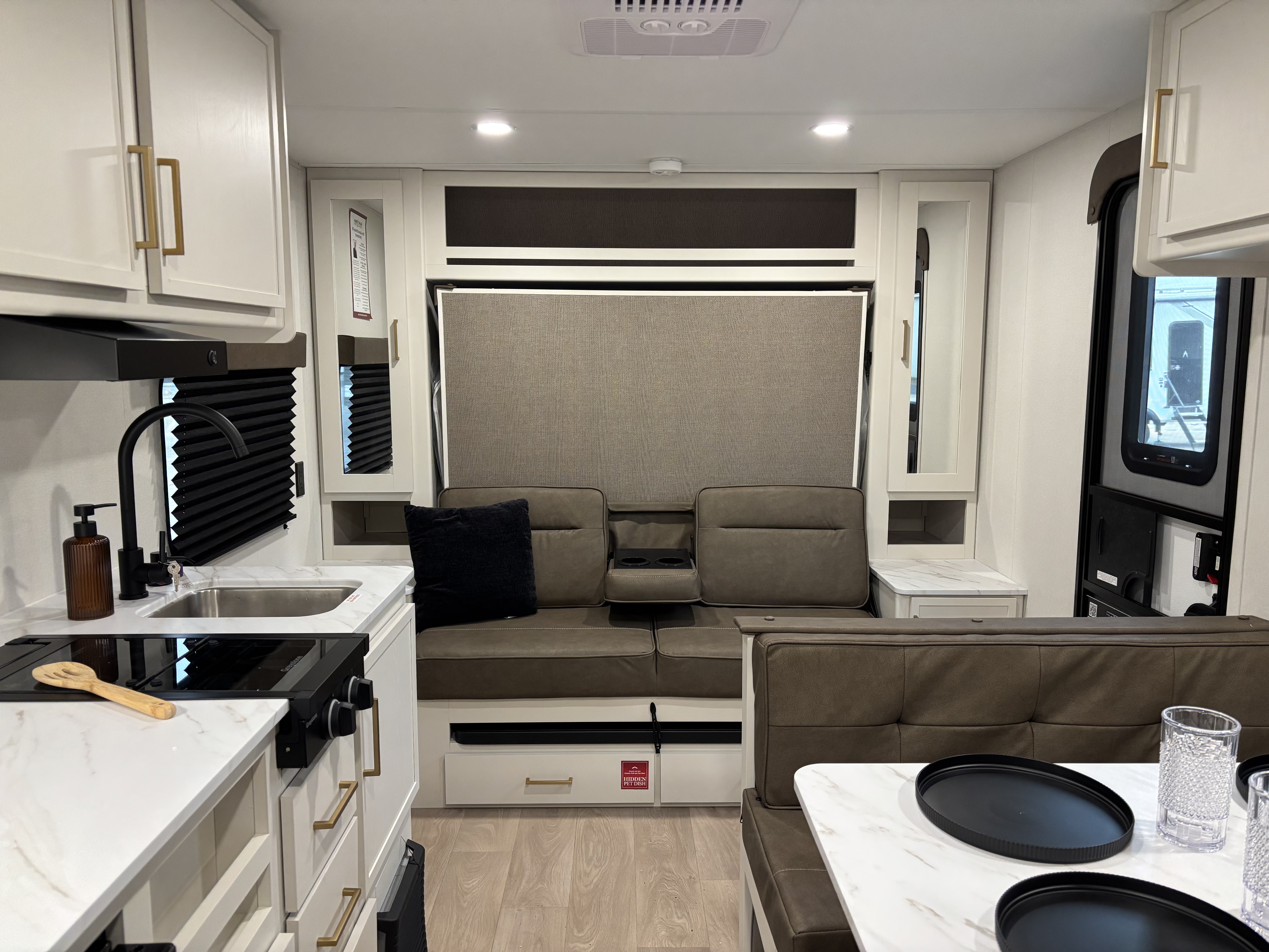 2026 Grand Design Transcend ONE 151RB - Image 13