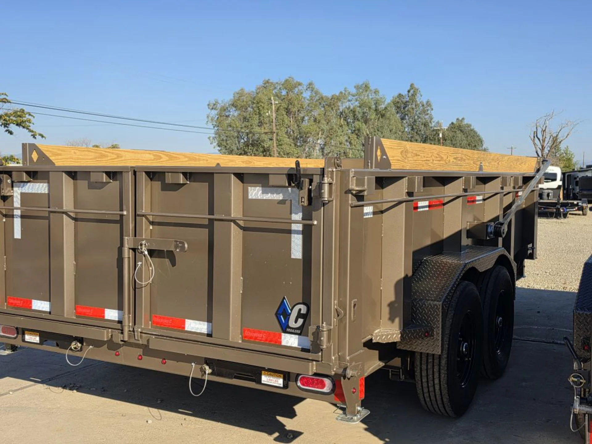 2027 DIAMOND C TRAILERS DIAMOND C LPT 207 HEAVY DUTY 14X82 32 SIDES PACESETTER - Image 5