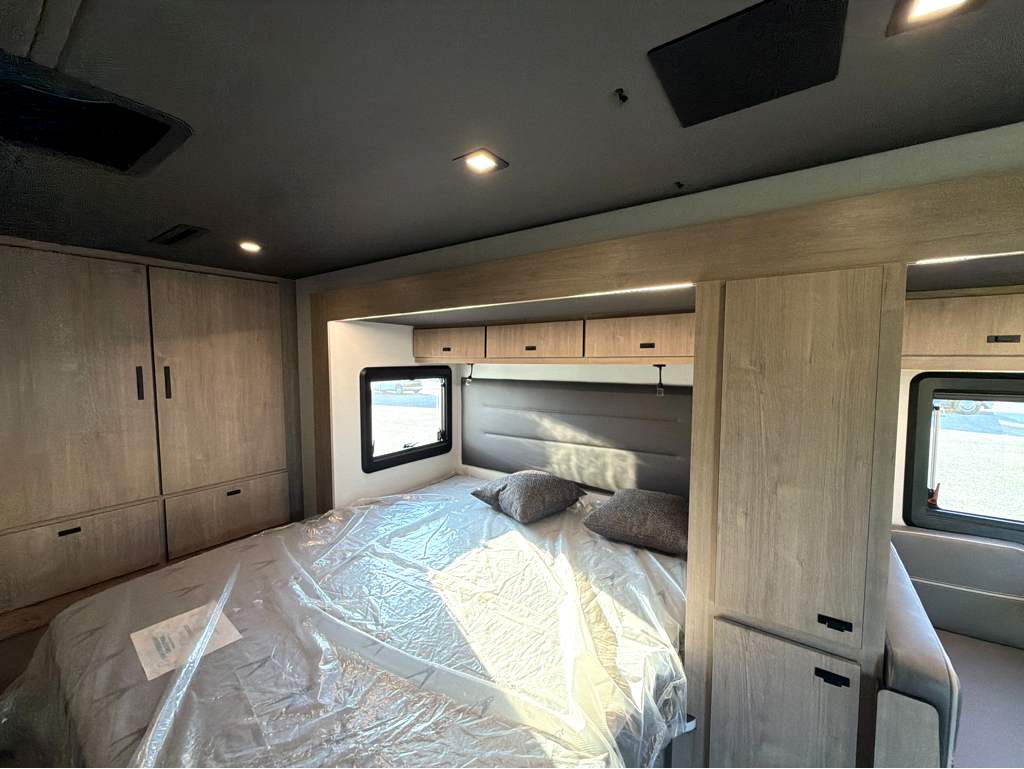 2027 Grand Design Lineage Series M 25FW - Image 26