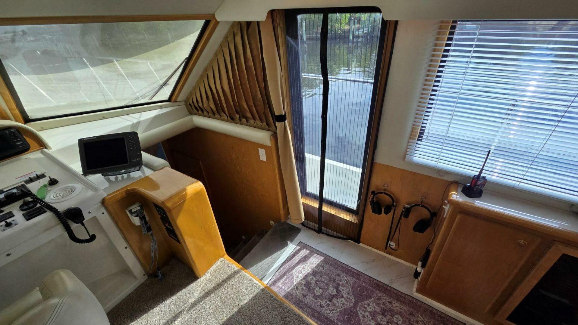 1998 Navigator 5300 - Image 41