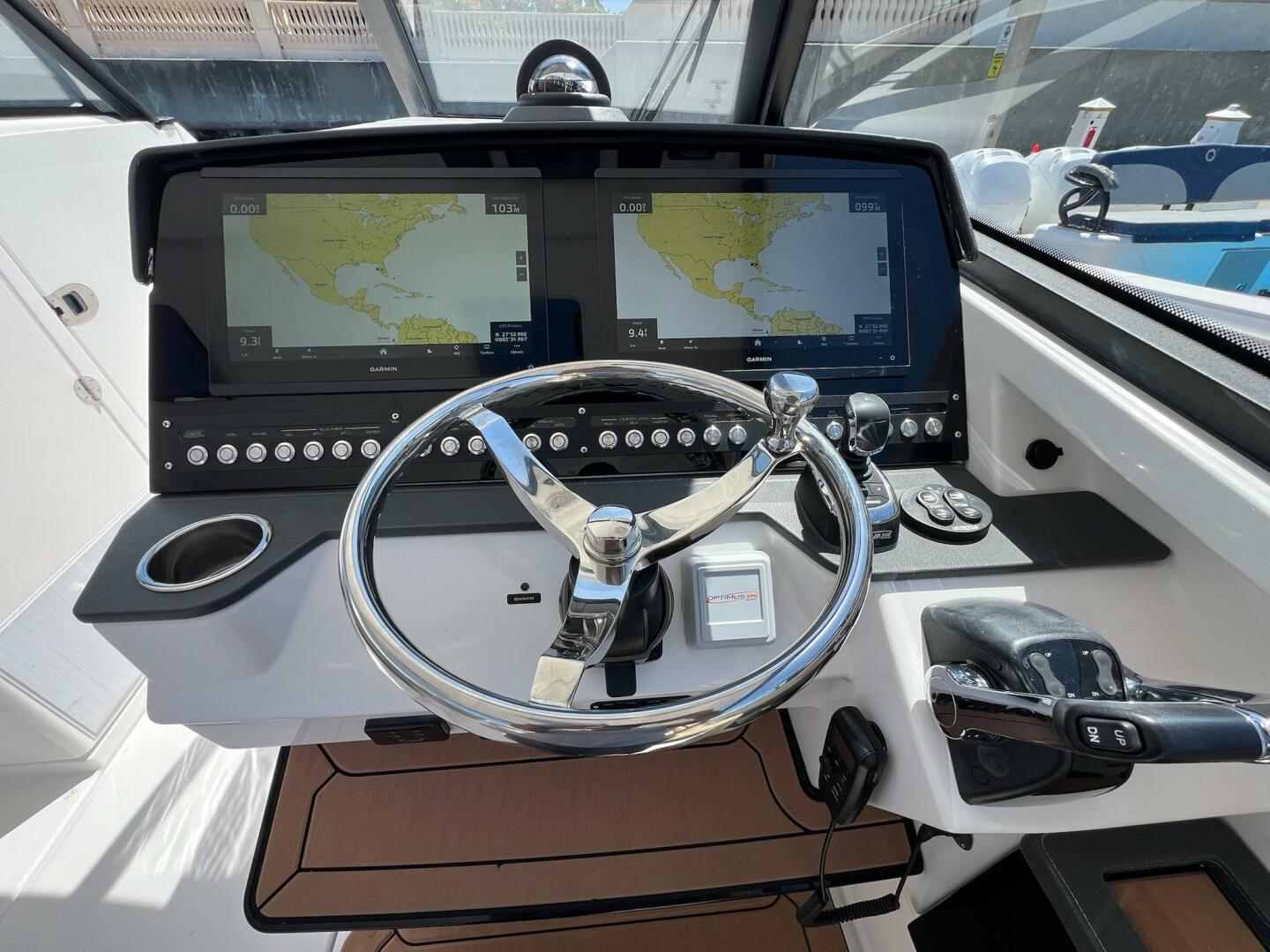 2019 Everglades 340 Dual Console - Image 9