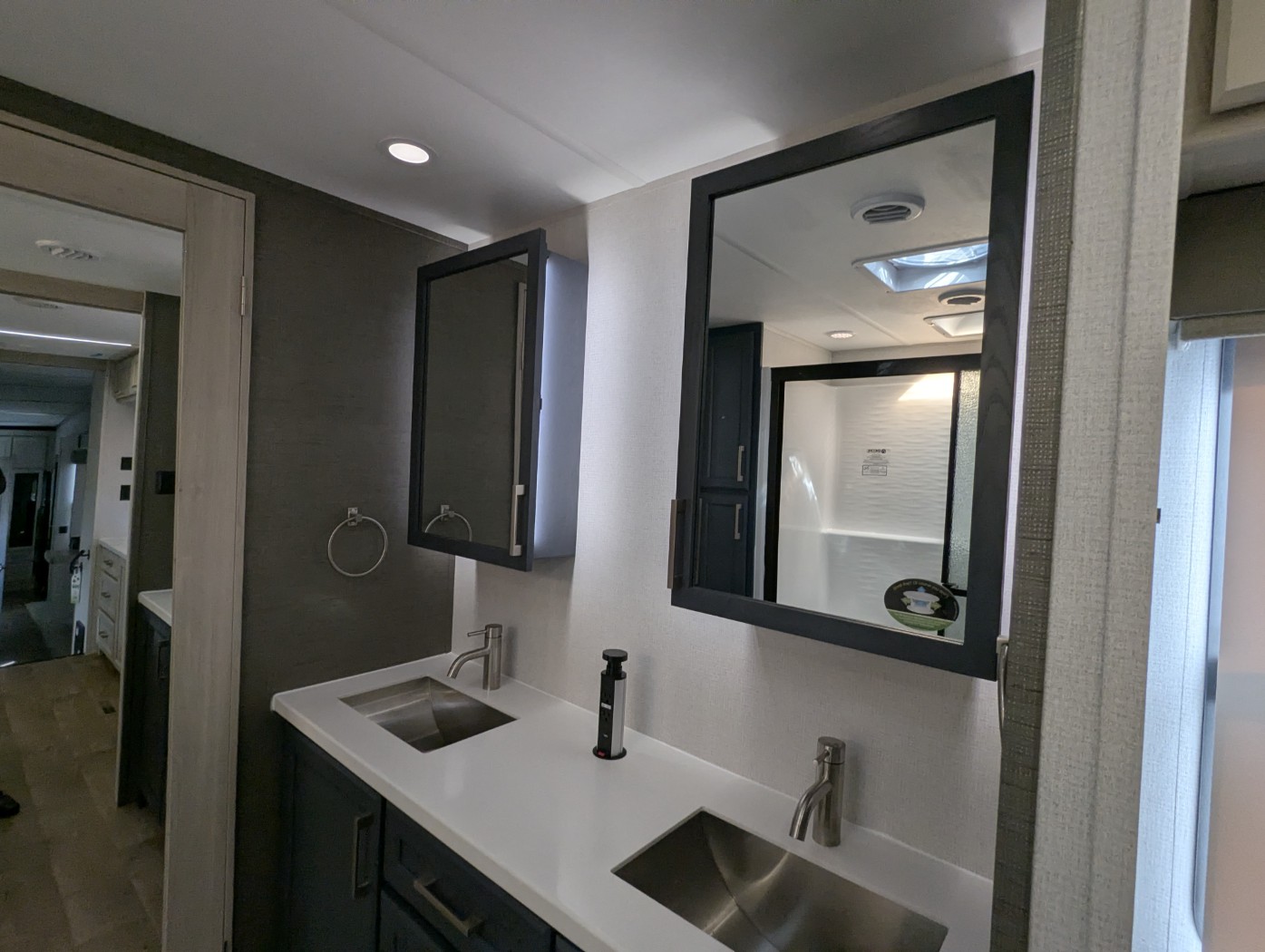 2026 Forest River Columbus 384RKH - Image 37