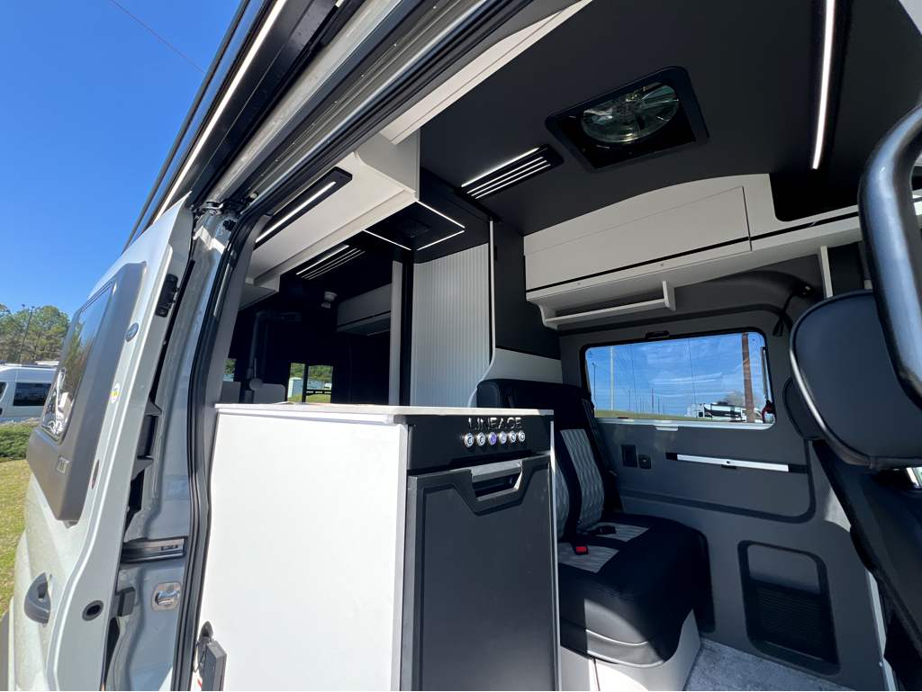 2026 GRAND DESIGN LINEAGE SERIESVT LVT1 - Image 5