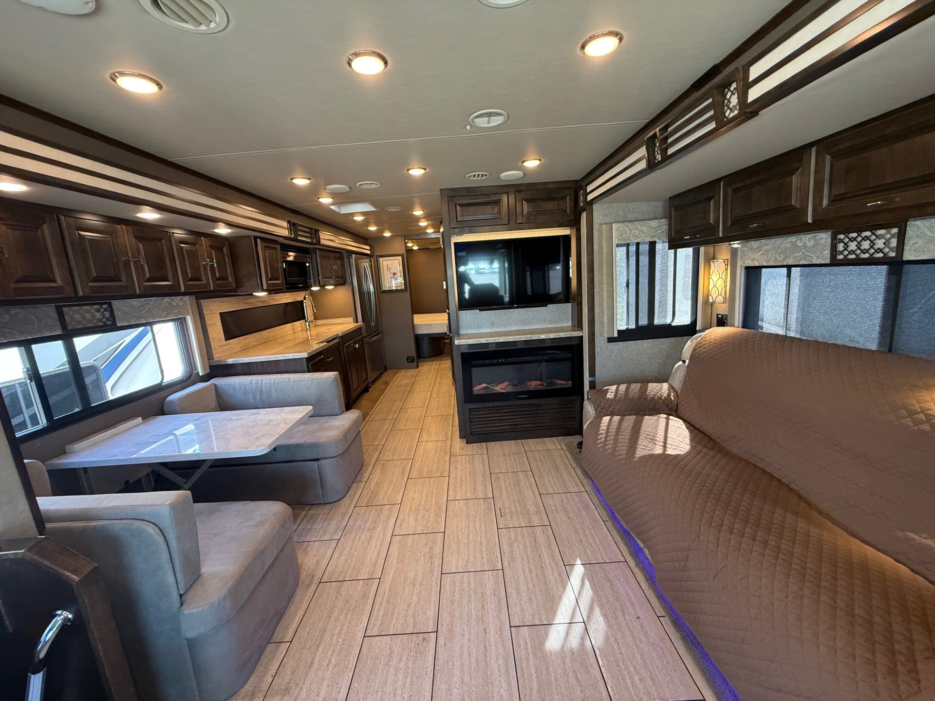 2019 TIFFIN ALLEGRO 34PA - Image 6