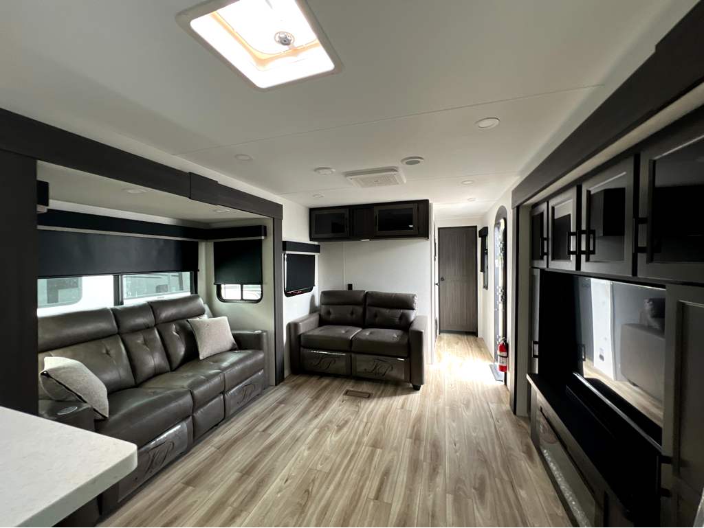 2027 VENTURE RV SPORTTREK 336VRK - Image 17