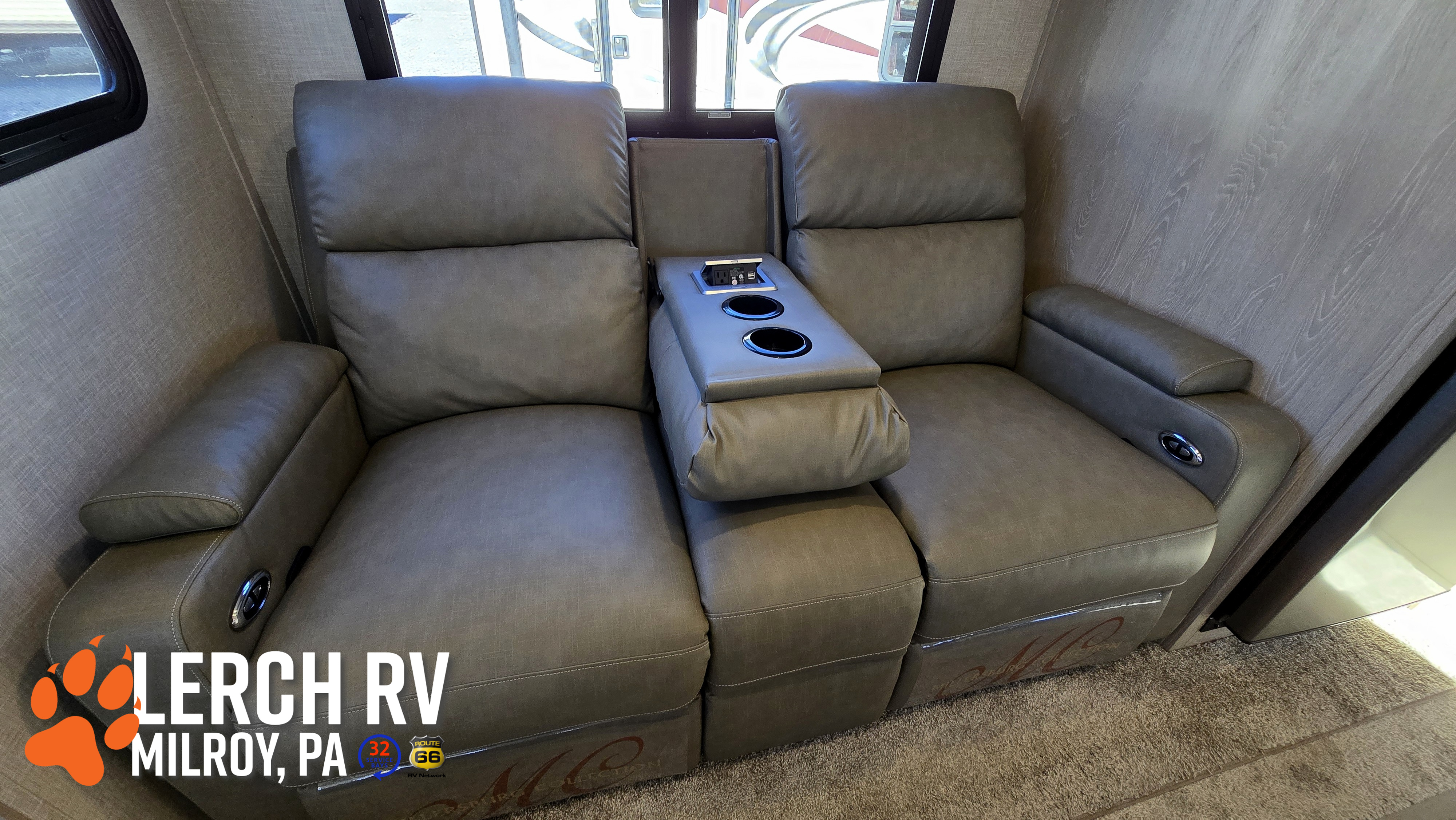 2022 Forest River Rockwood Ultra Lite 2613BS - Image 17