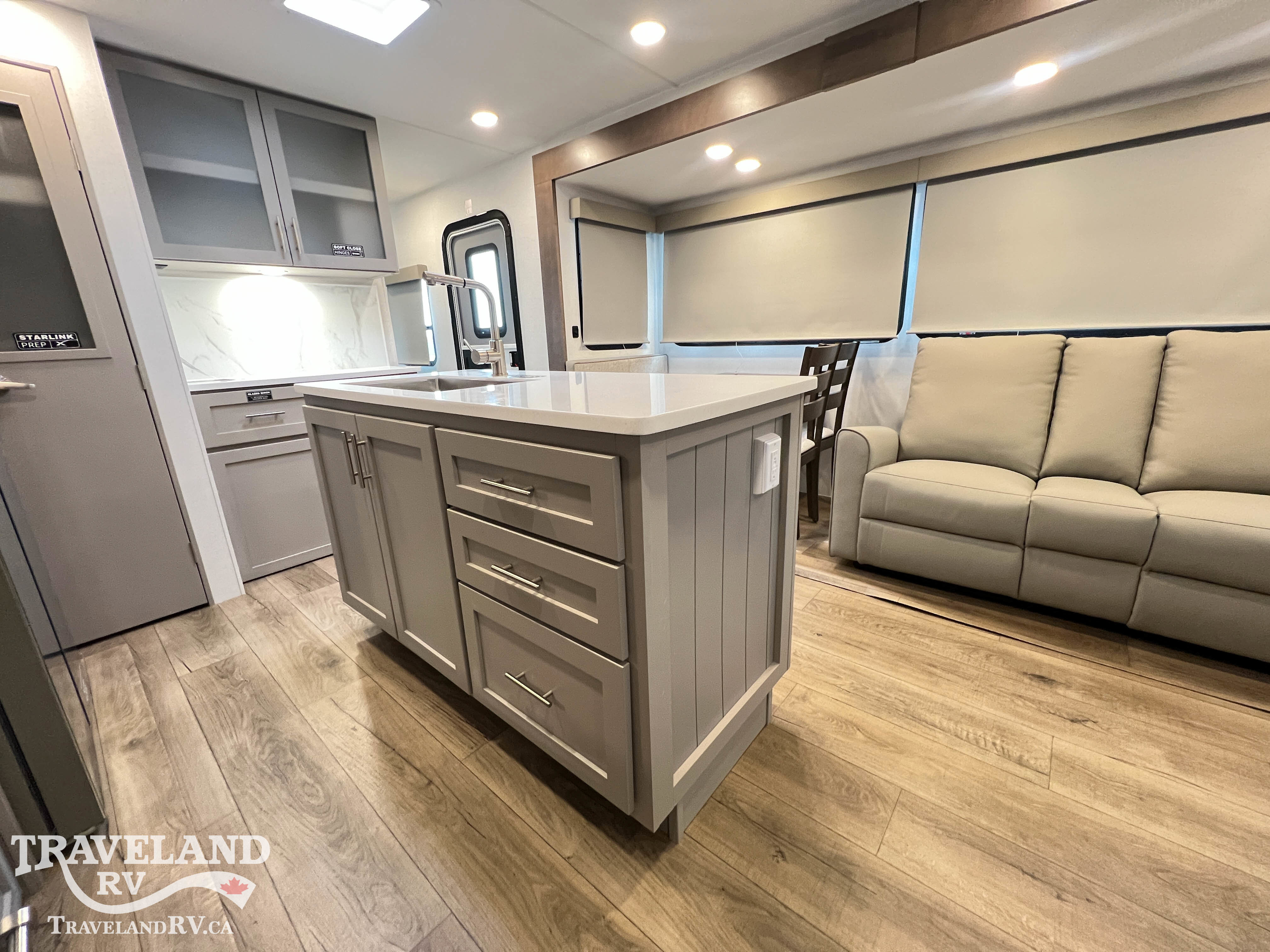 2026 Alliance RV AVENUE 332RL - Image 18
