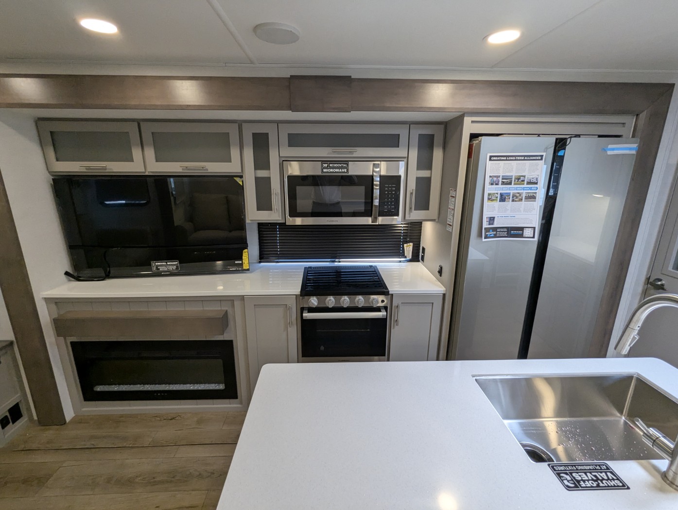 2026 Alliance RV Avenue 332RL - Image 28