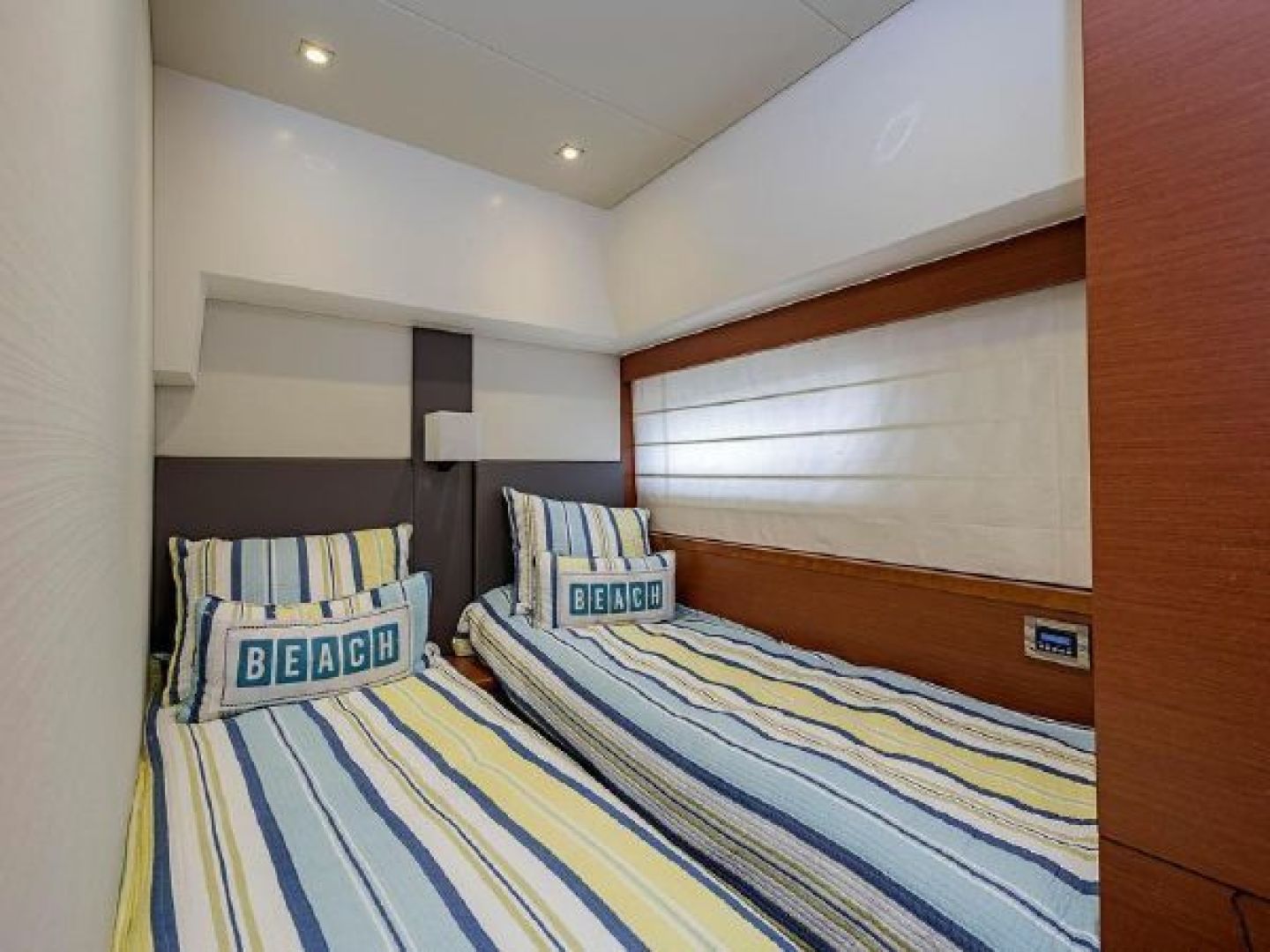 2015 PRESTIGE PRESTIGE 550 Base - Image 9