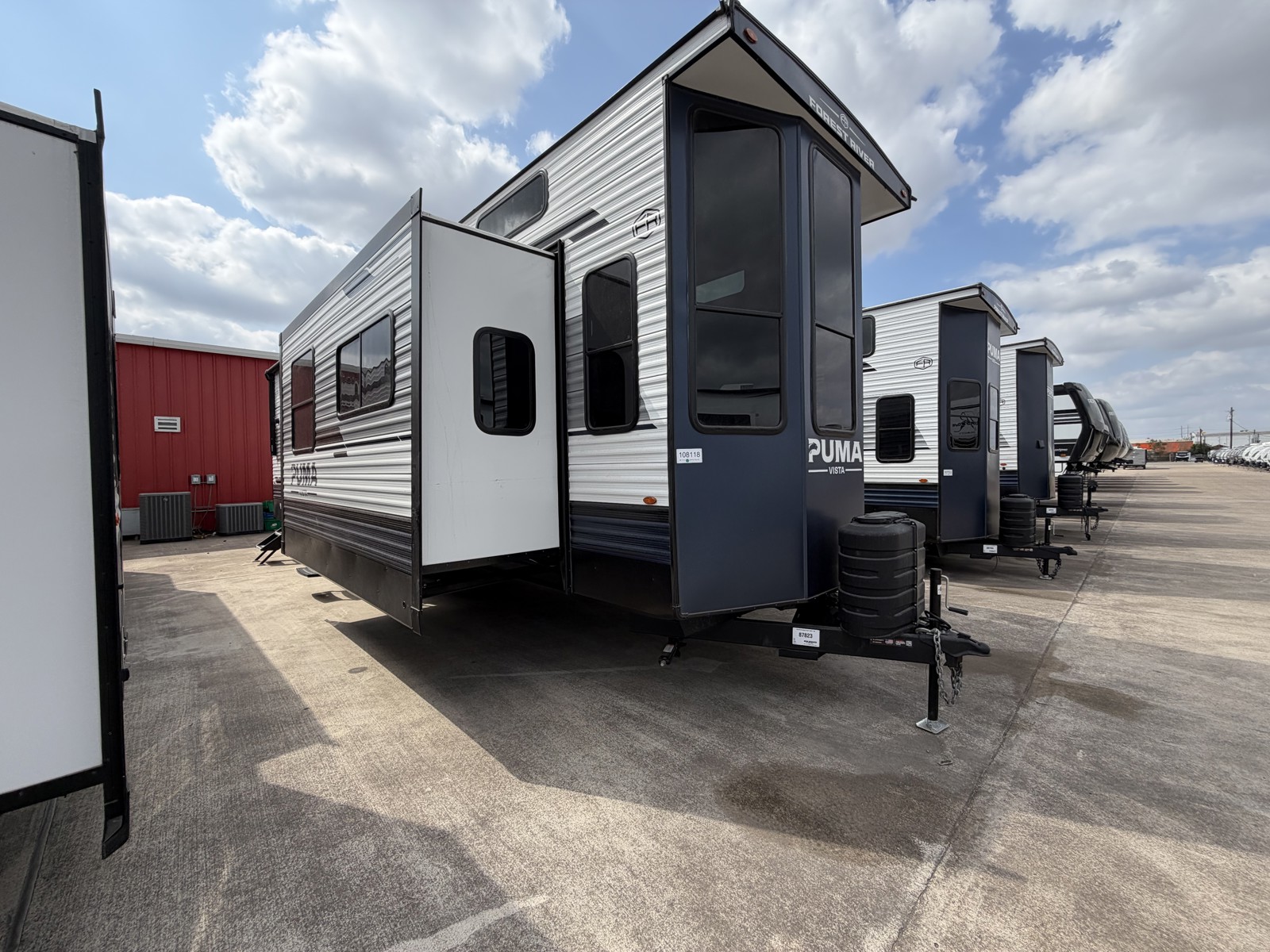 2026 PALOMINO PUMA 423LFT - Image 40