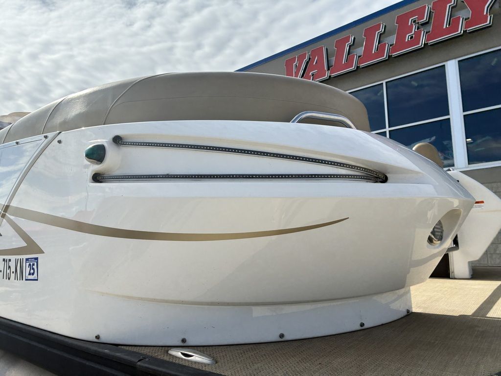 2015 Larson Escape 2200 RT - Image 30