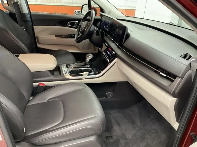 2023 Kia Carnival Wagon SX - Image 25