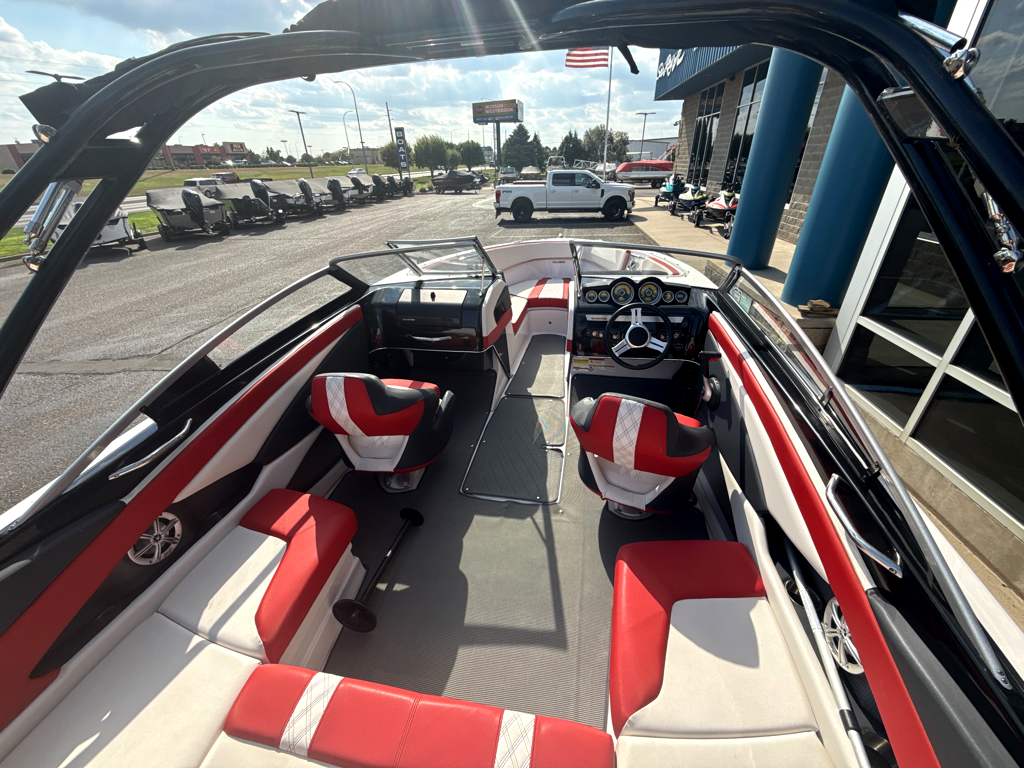 2016 Glastron GTS225 - Image 13