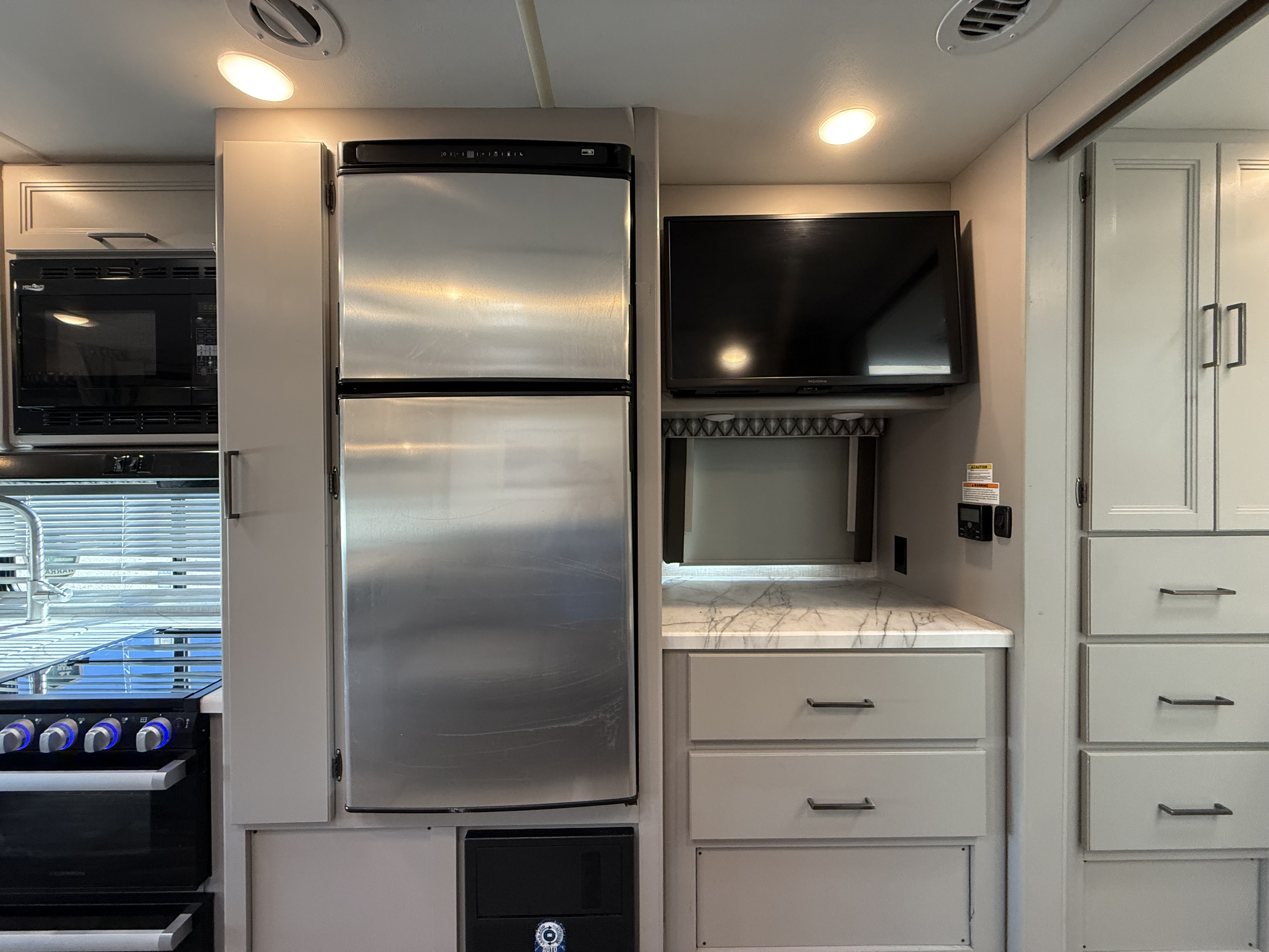 2023 Thor Motor Coach Geneva 25VA - Image 13