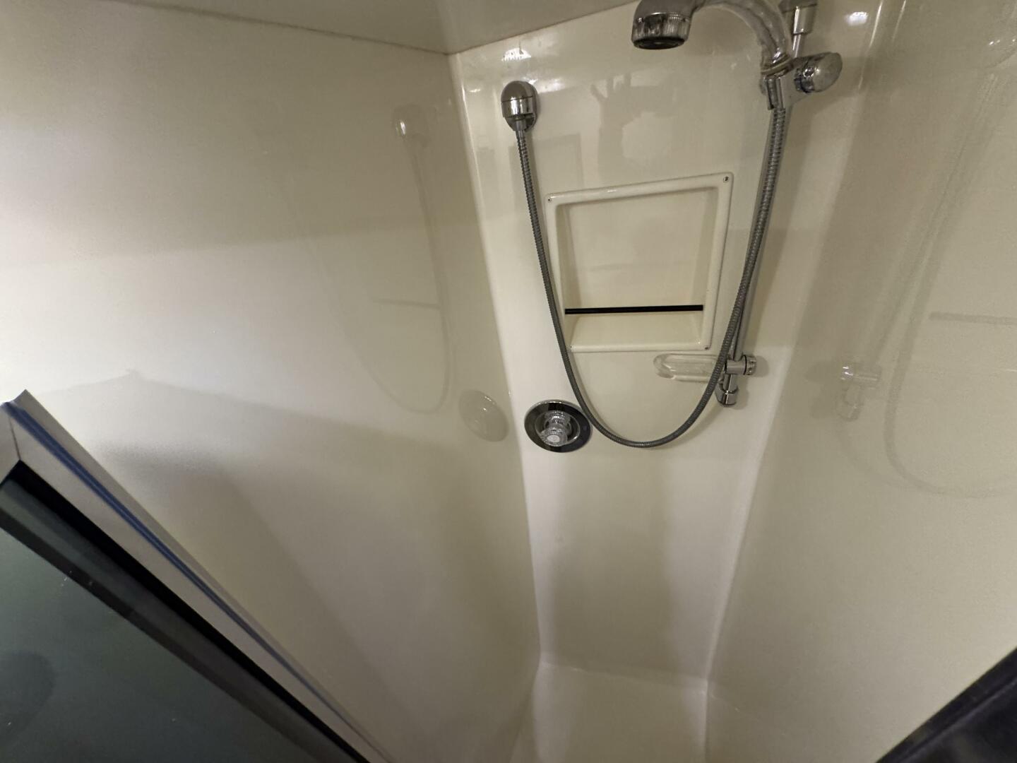 1995 Viking 58 Convertible - Image 34